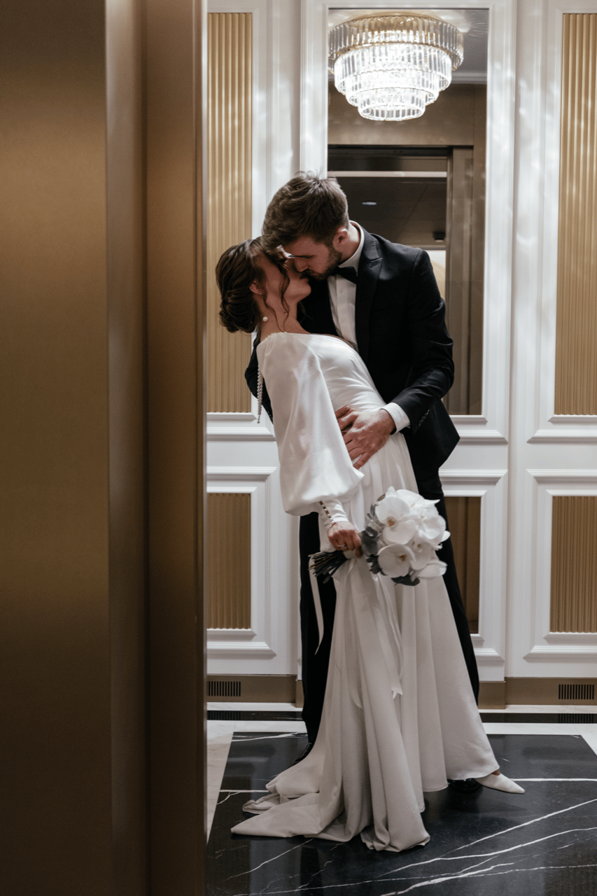 A Modern Spring Wedding at Marriott Imperial Plaza
