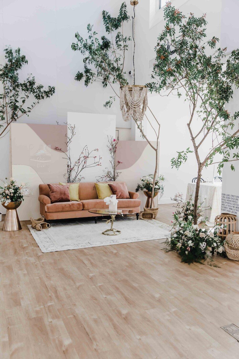 Fox & Flora