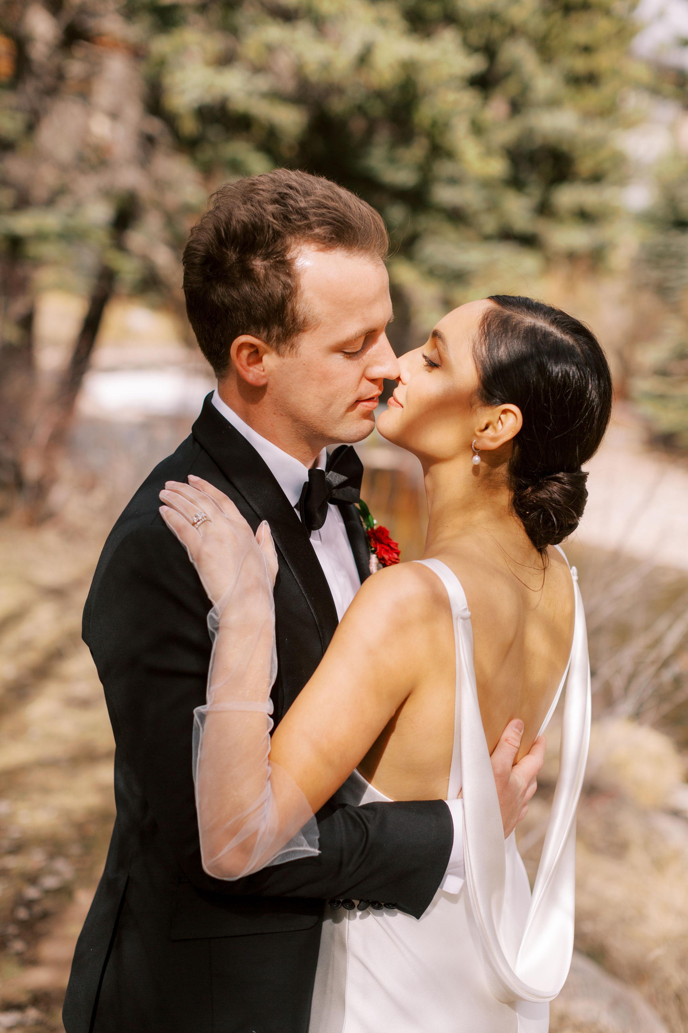 A Modern Spring Wedding at Sonnenalp Hotel Vail 25