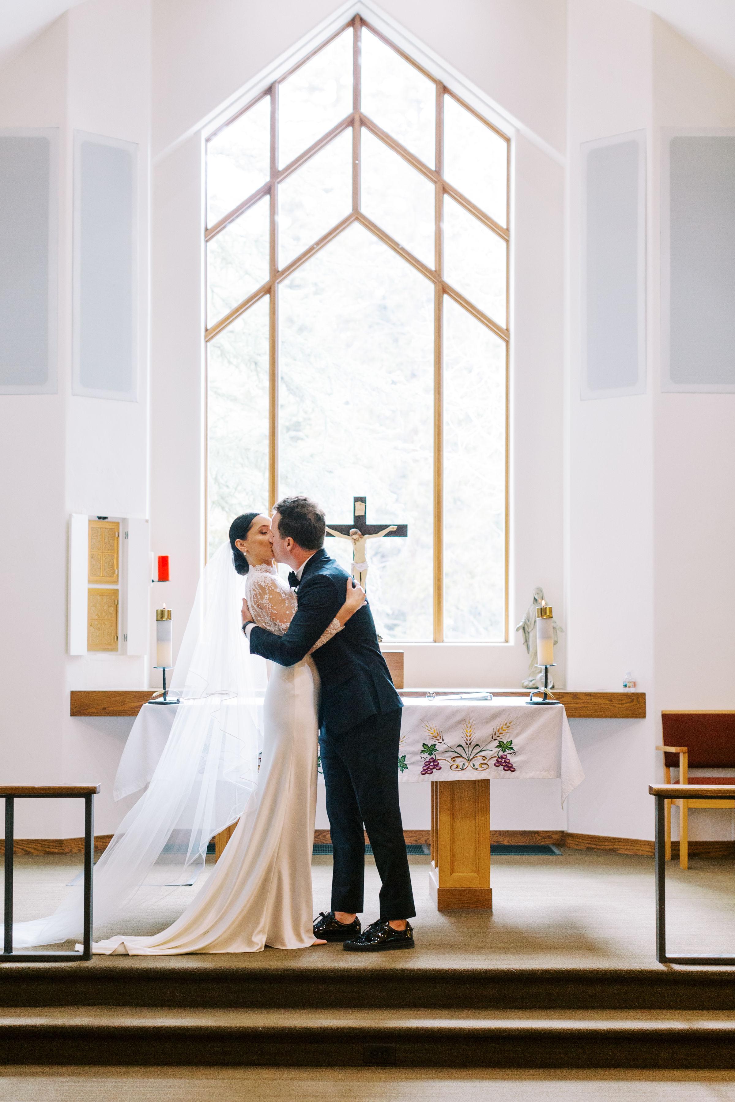 A Modern Spring Wedding at Sonnenalp Hotel Vail 35