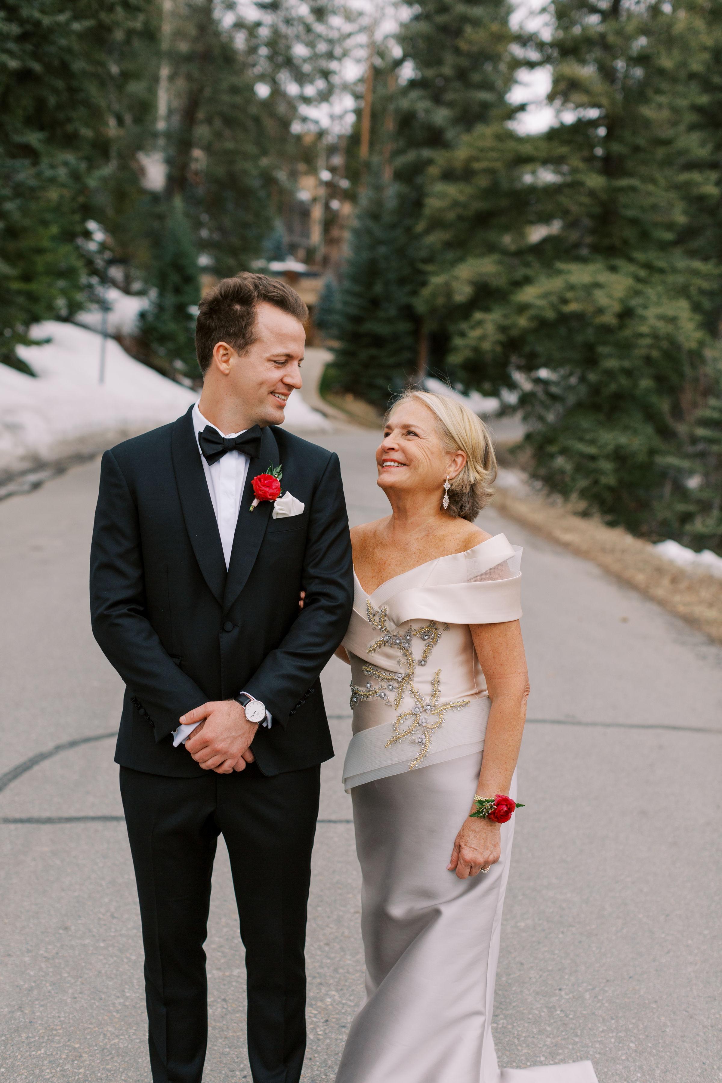 A Modern Spring Wedding at Sonnenalp Hotel Vail 28