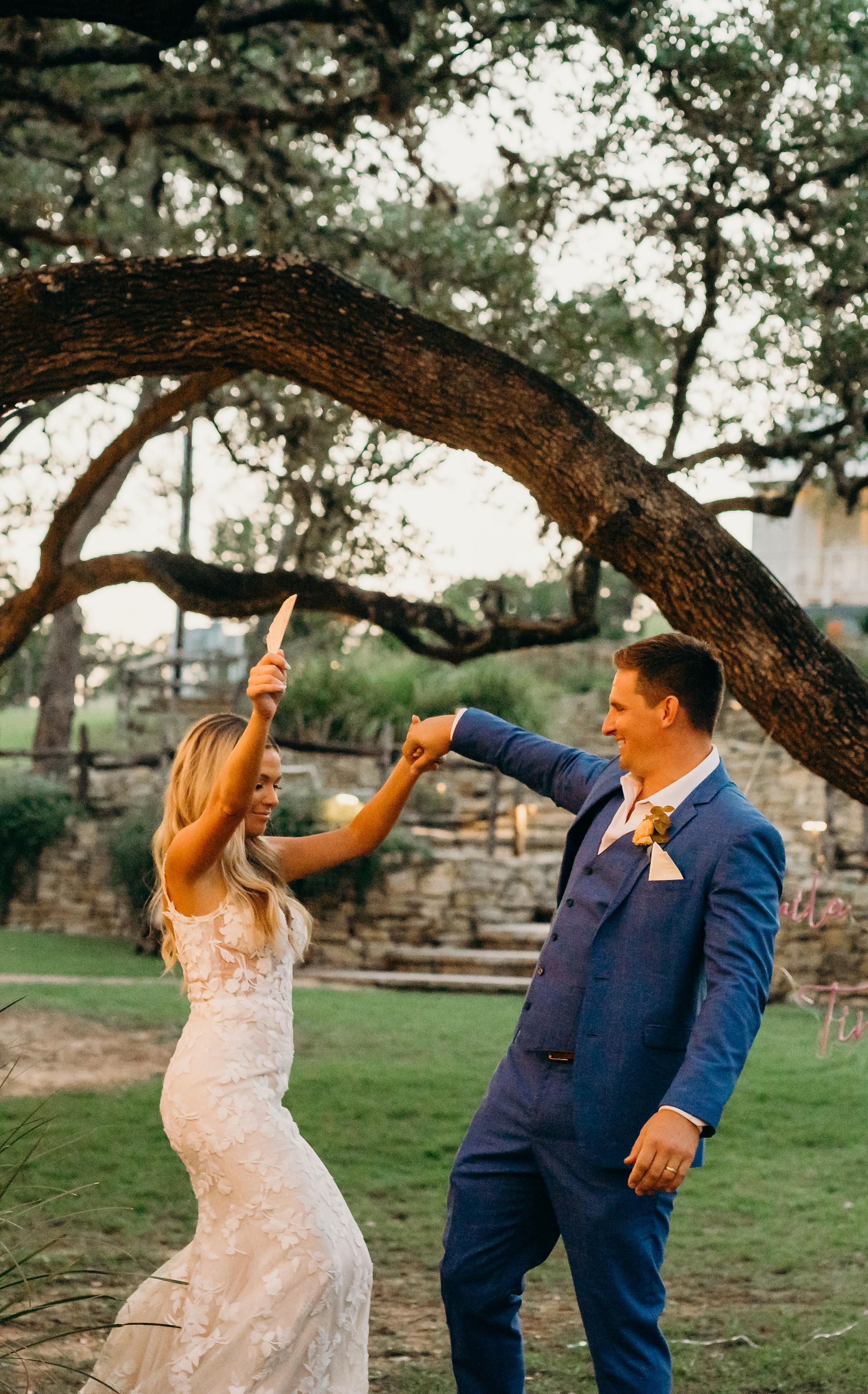 A Romantic Fall Wedding at The Ivory Oak 9