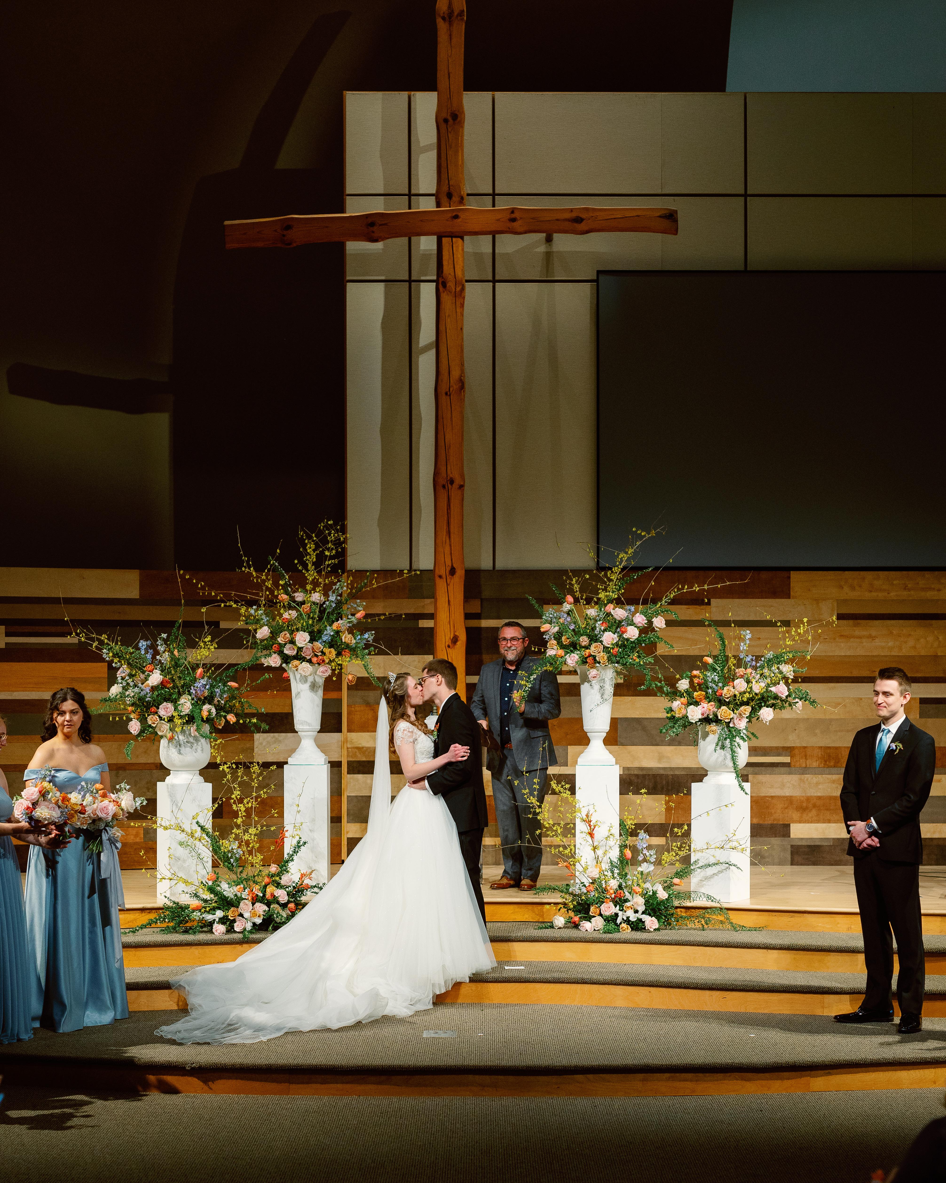 A Whimsical Spring Wedding at the Minnesota History Center 45