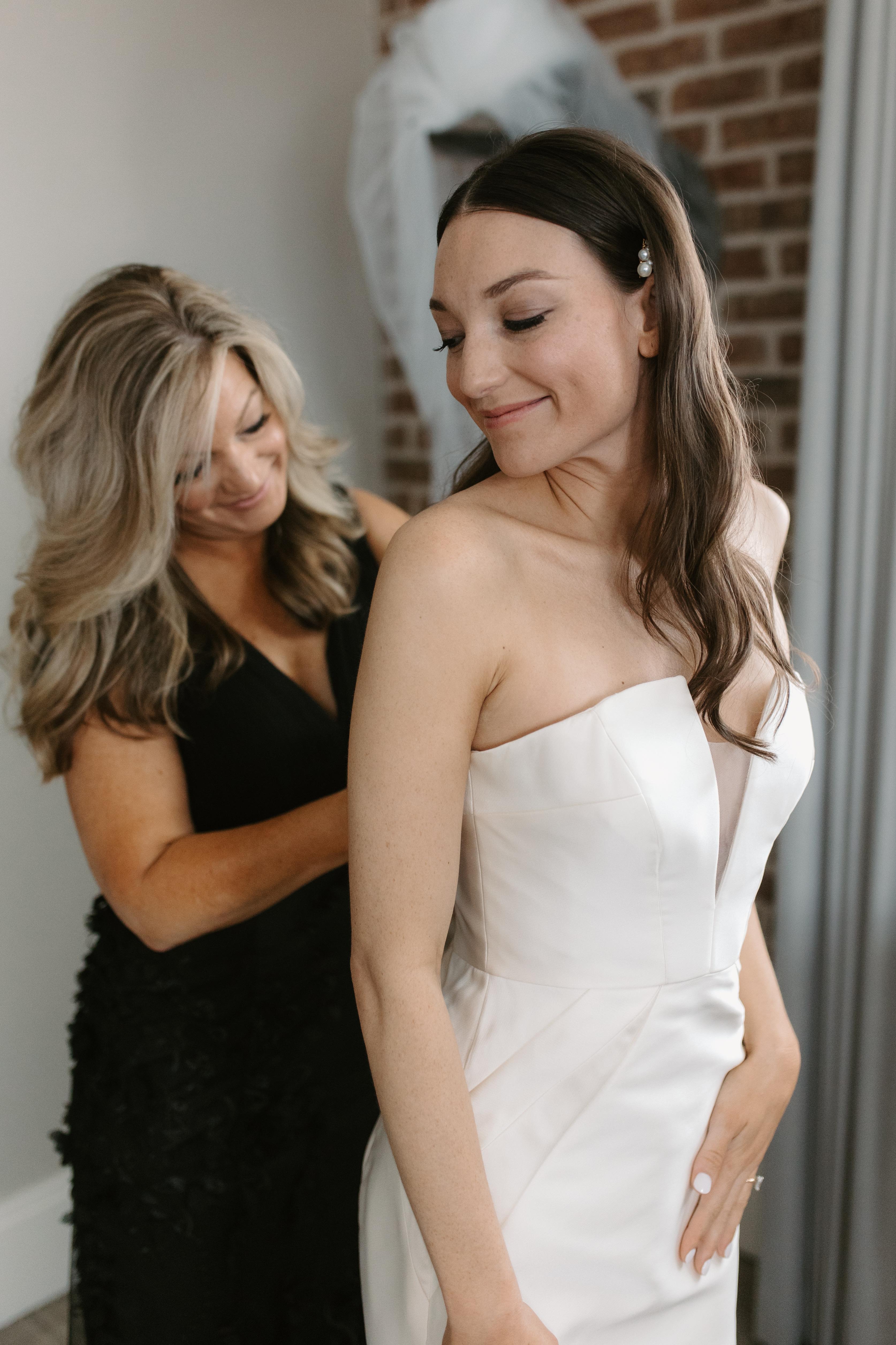 A Romantic Spring Wedding at Hibernian Hall 21