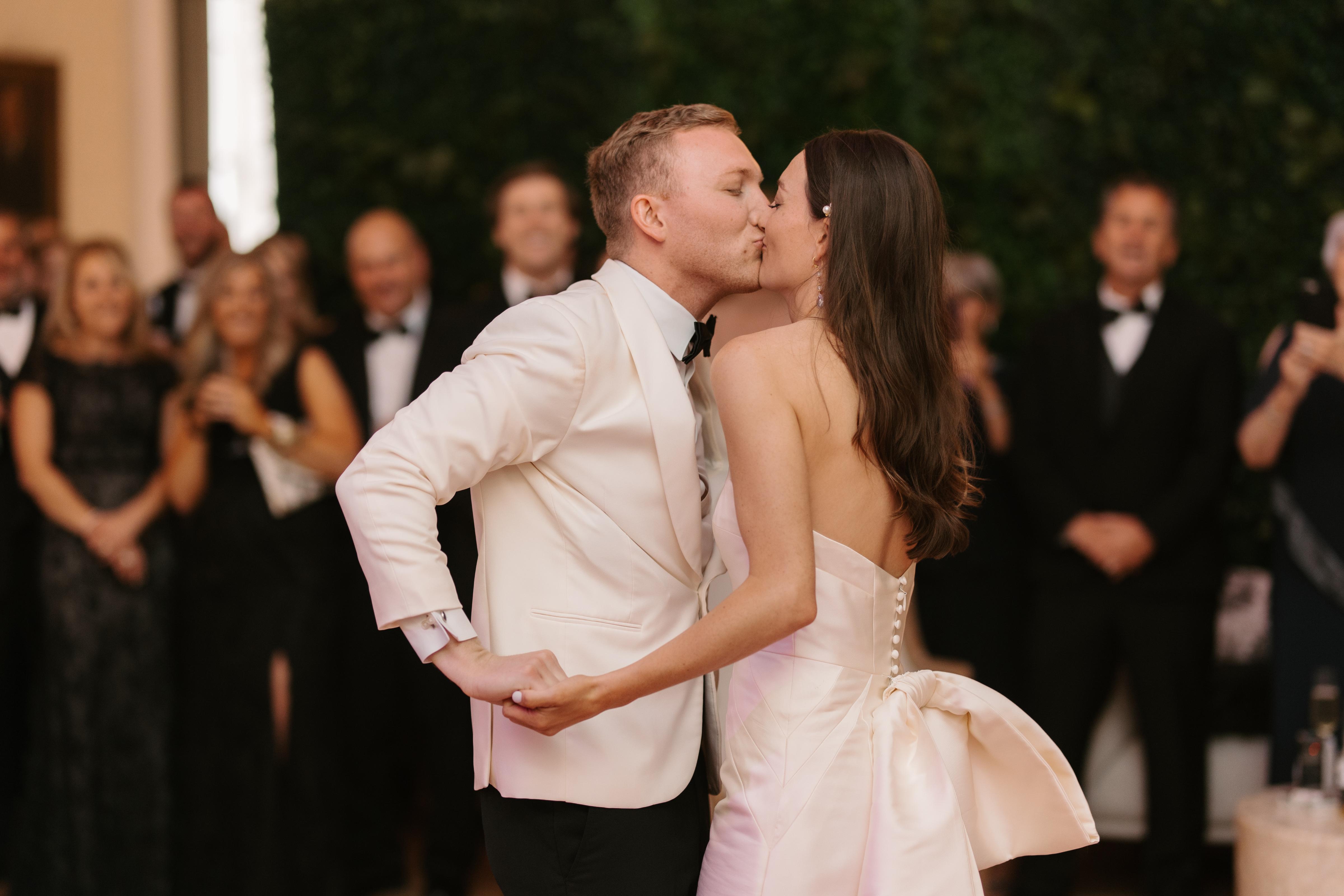 A Romantic Spring Wedding at Hibernian Hall 23