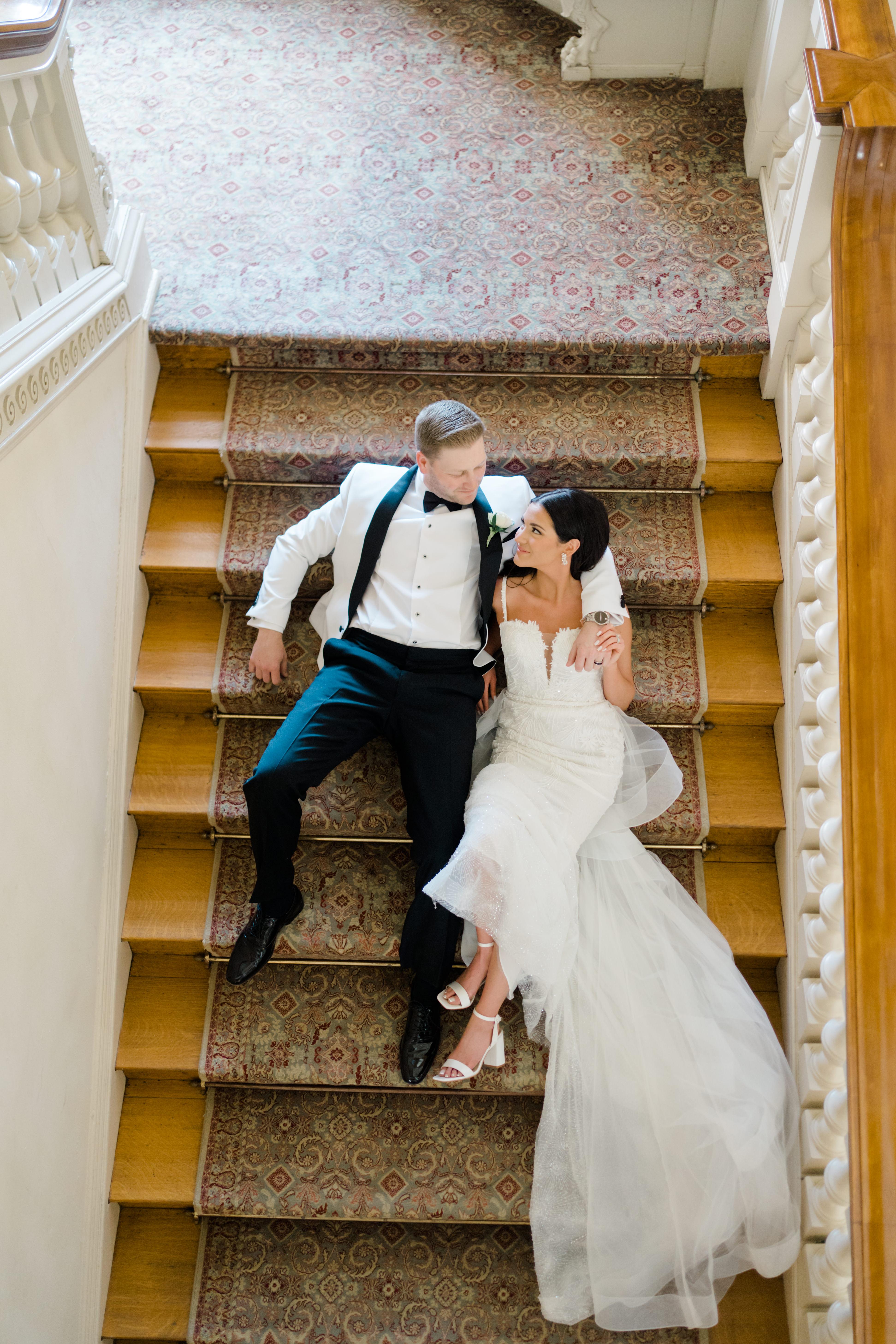 A Glamorous Spring Wedding at the Cairnwood Estate 12