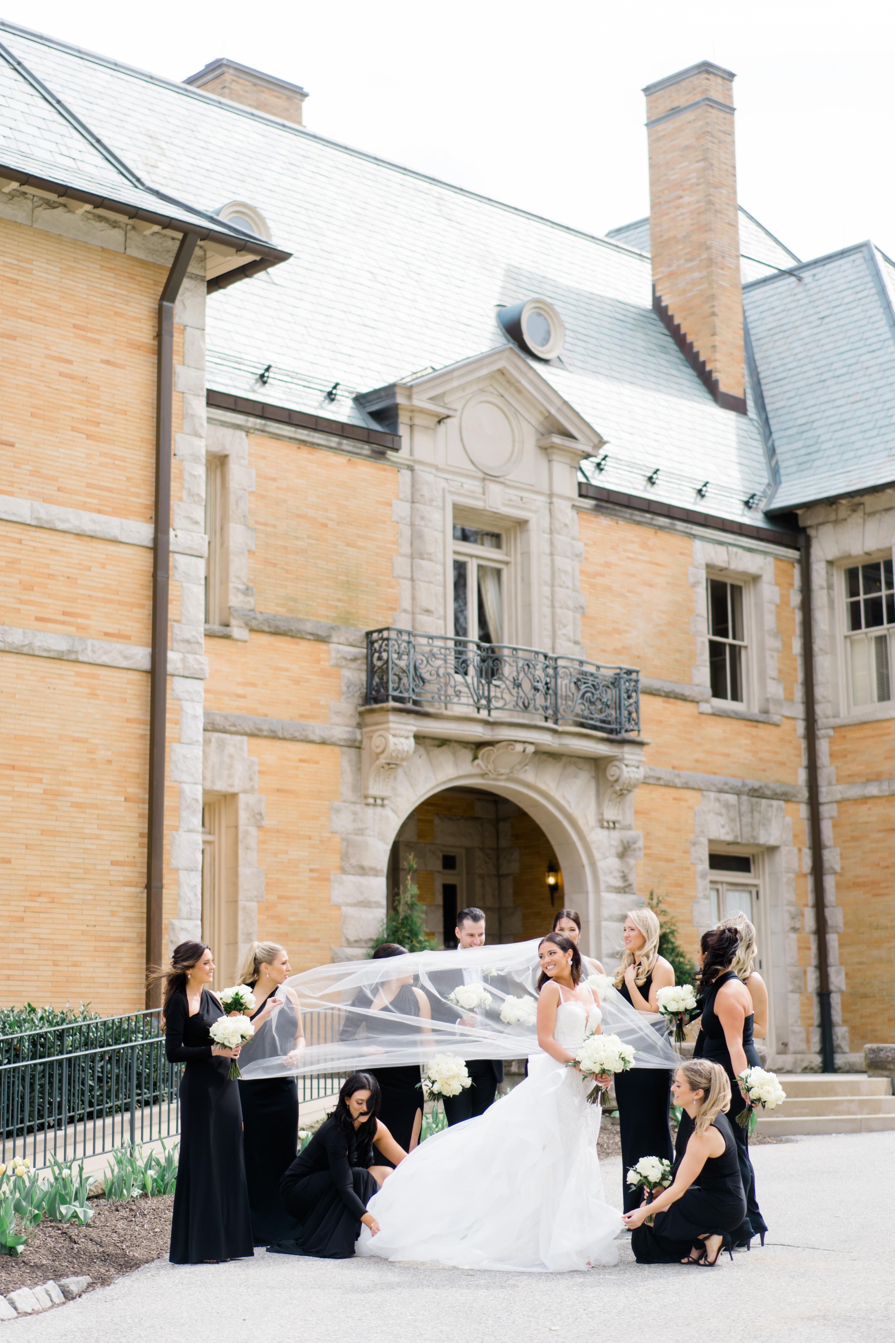 A Modern Spring Wedding at Cairnwood Estate photo 3