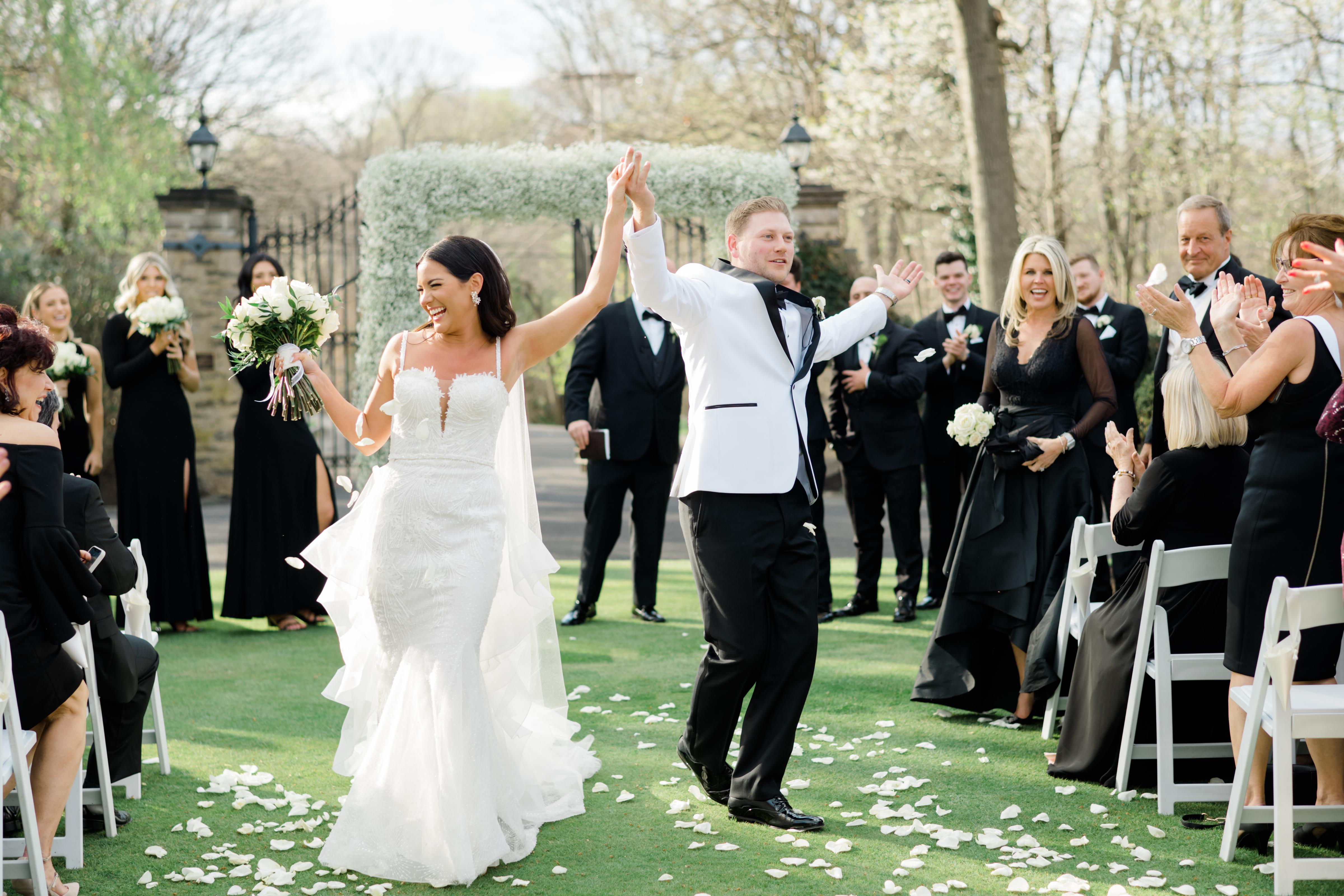 A Glamorous Spring Wedding at the Cairnwood Estate 56