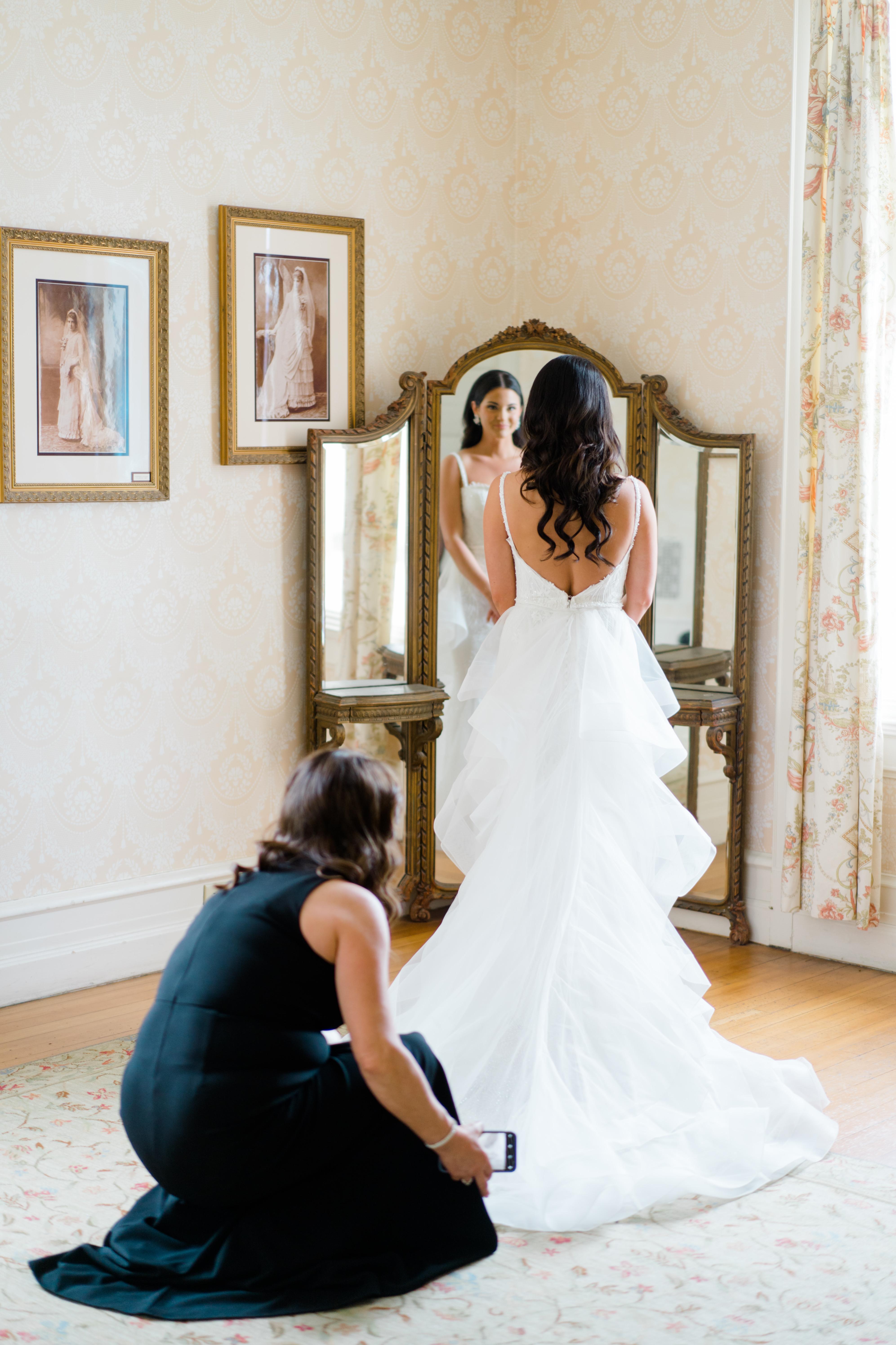 A Glamorous Spring Wedding at the Cairnwood Estate 37