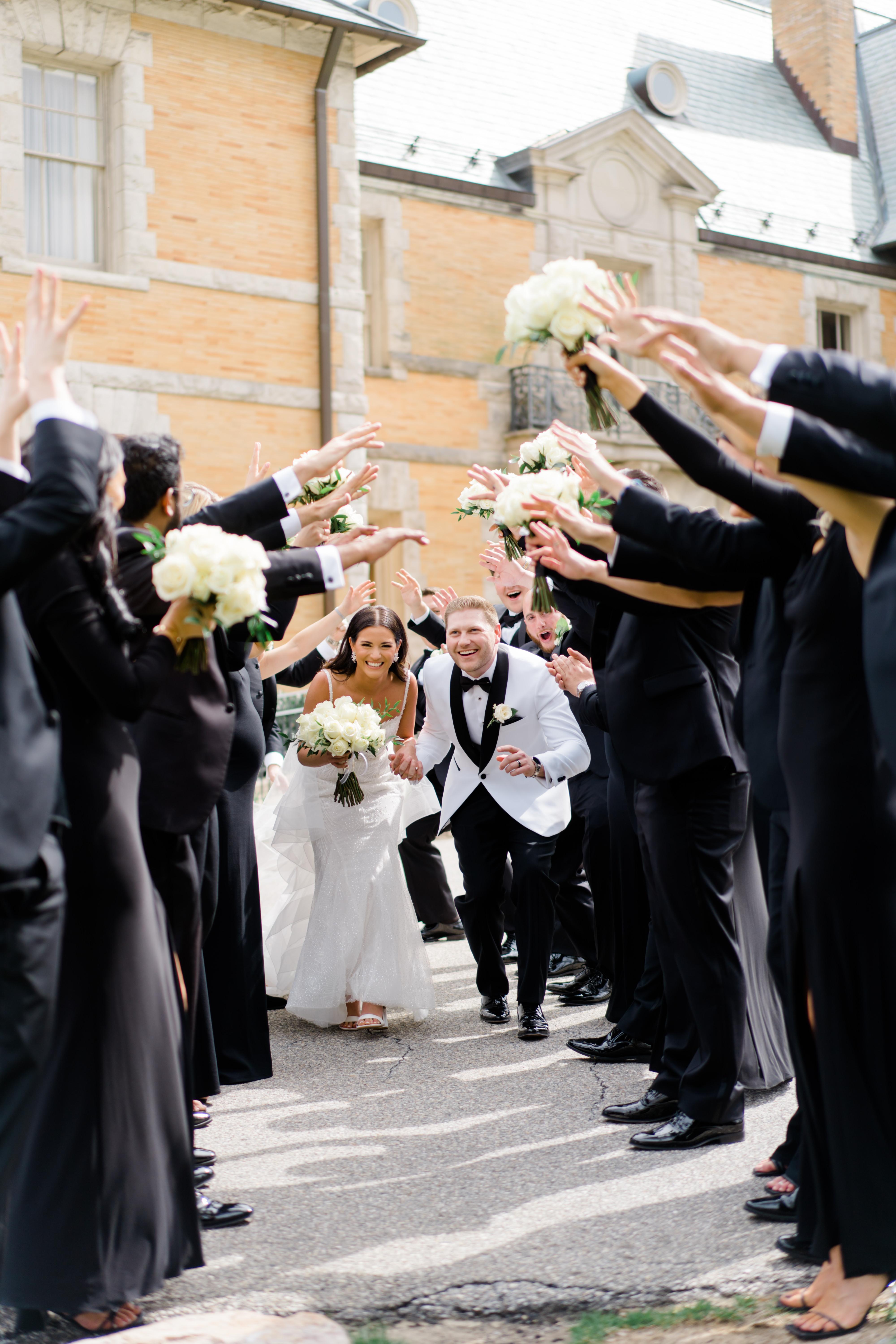 A Glamorous Spring Wedding at the Cairnwood Estate 35