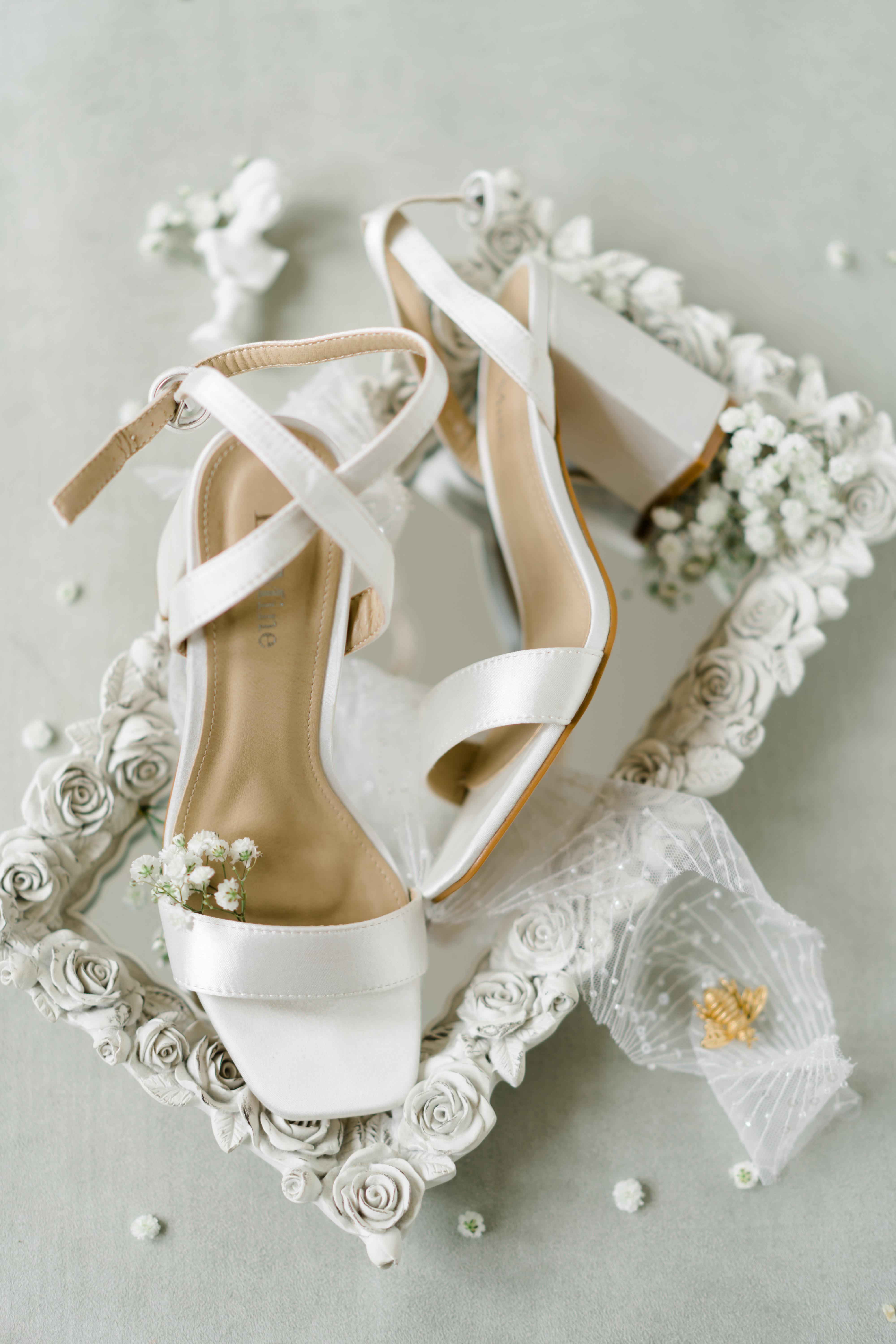 A Glamorous Spring Wedding at the Cairnwood Estate 34