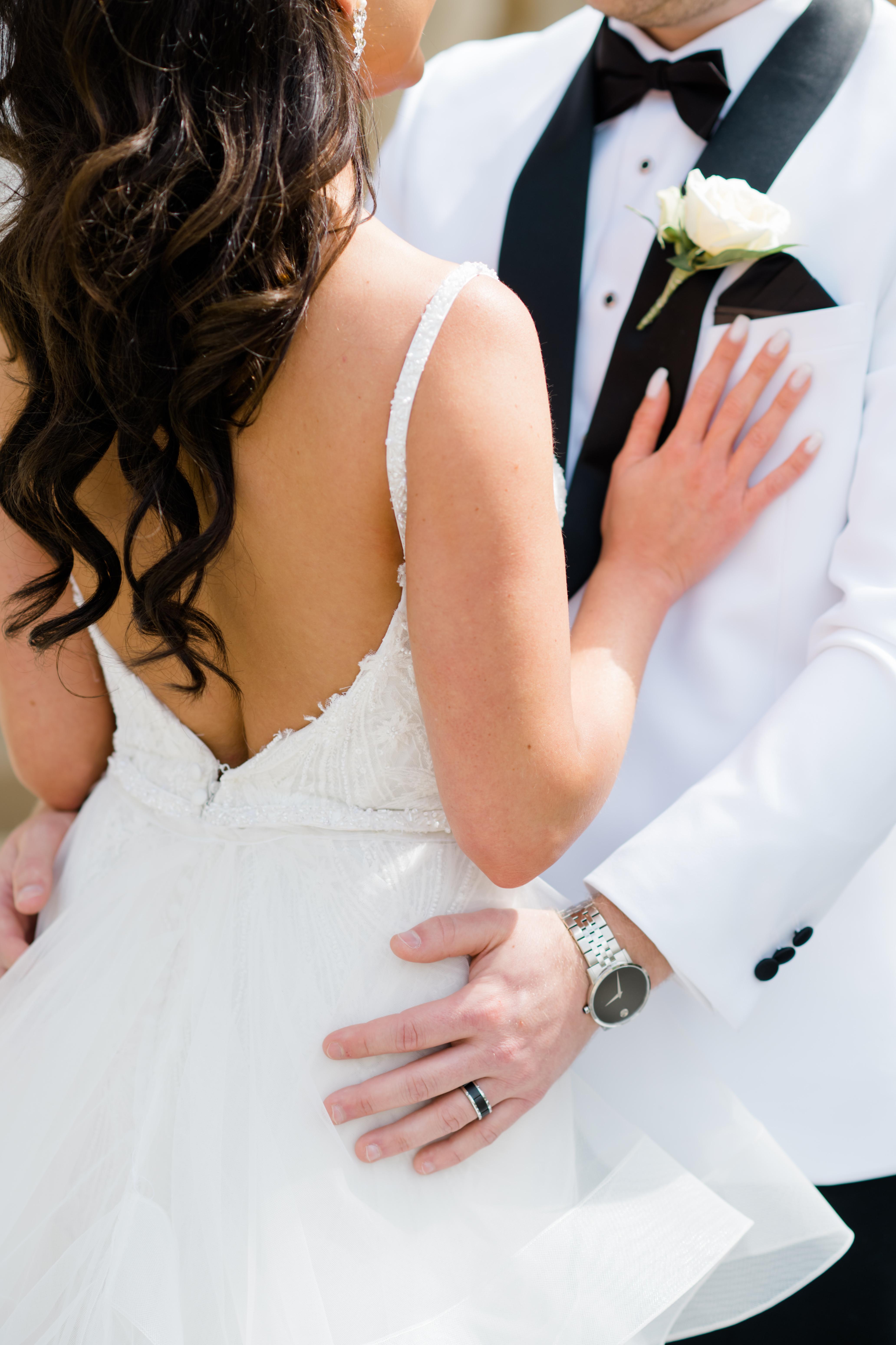 A Glamorous Spring Wedding at the Cairnwood Estate 38