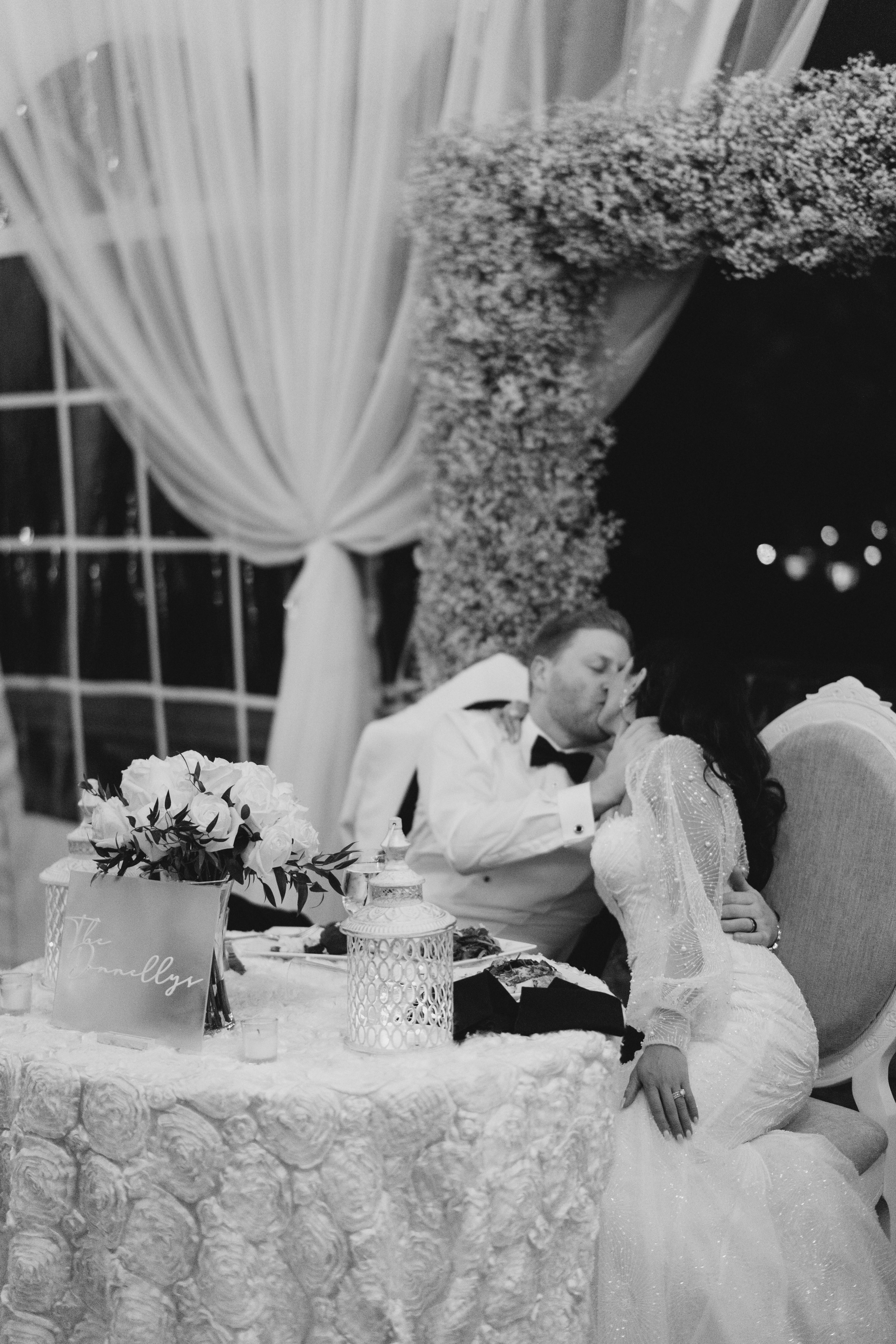 A Modern Spring Wedding at Cairnwood Estate 7