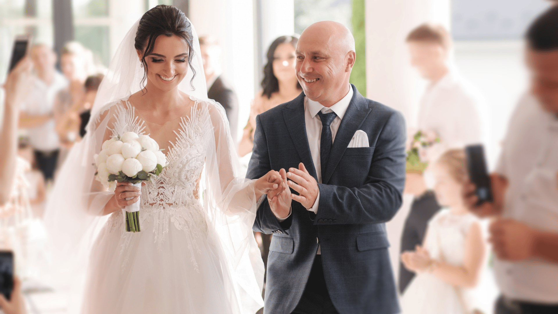 7 Ways to Honor Your Dad at Your Wedding