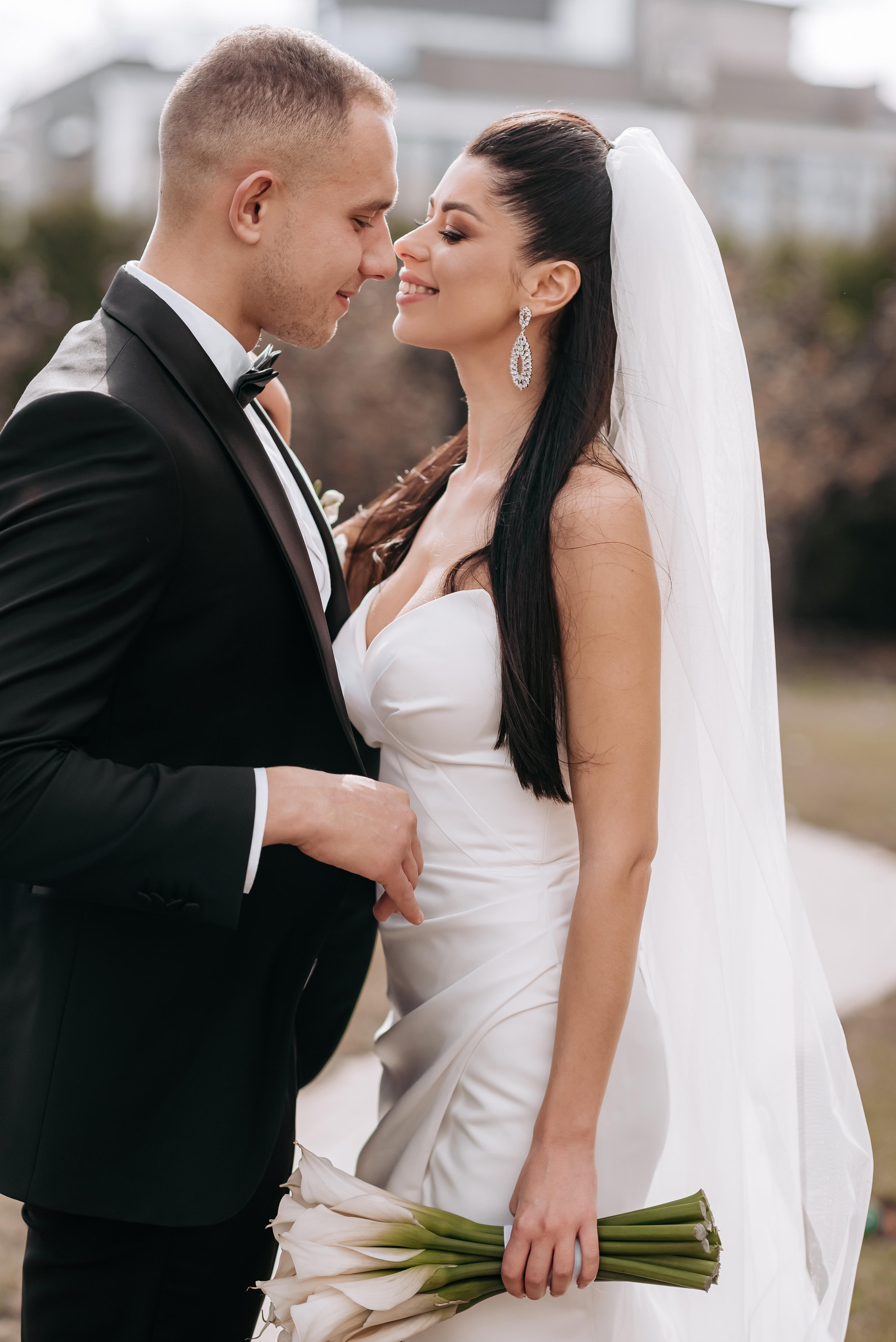 A Glamorous Fall Wedding at Rafael Hotel and Restaurant