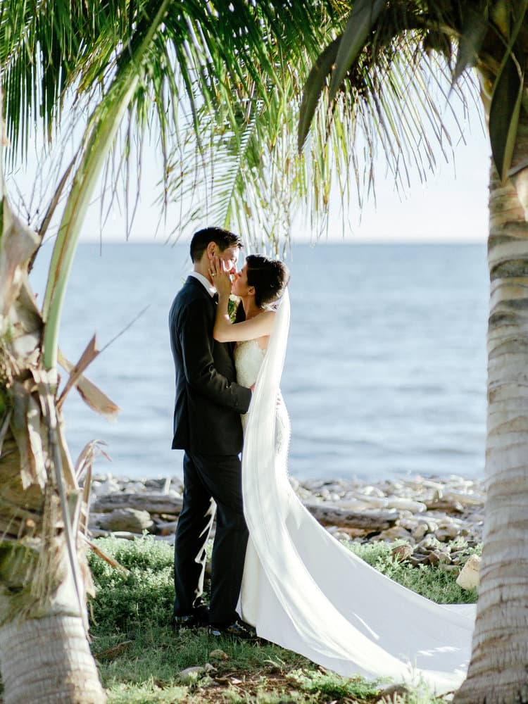 A Classic Spring Wedding at Olowalu Plantation House