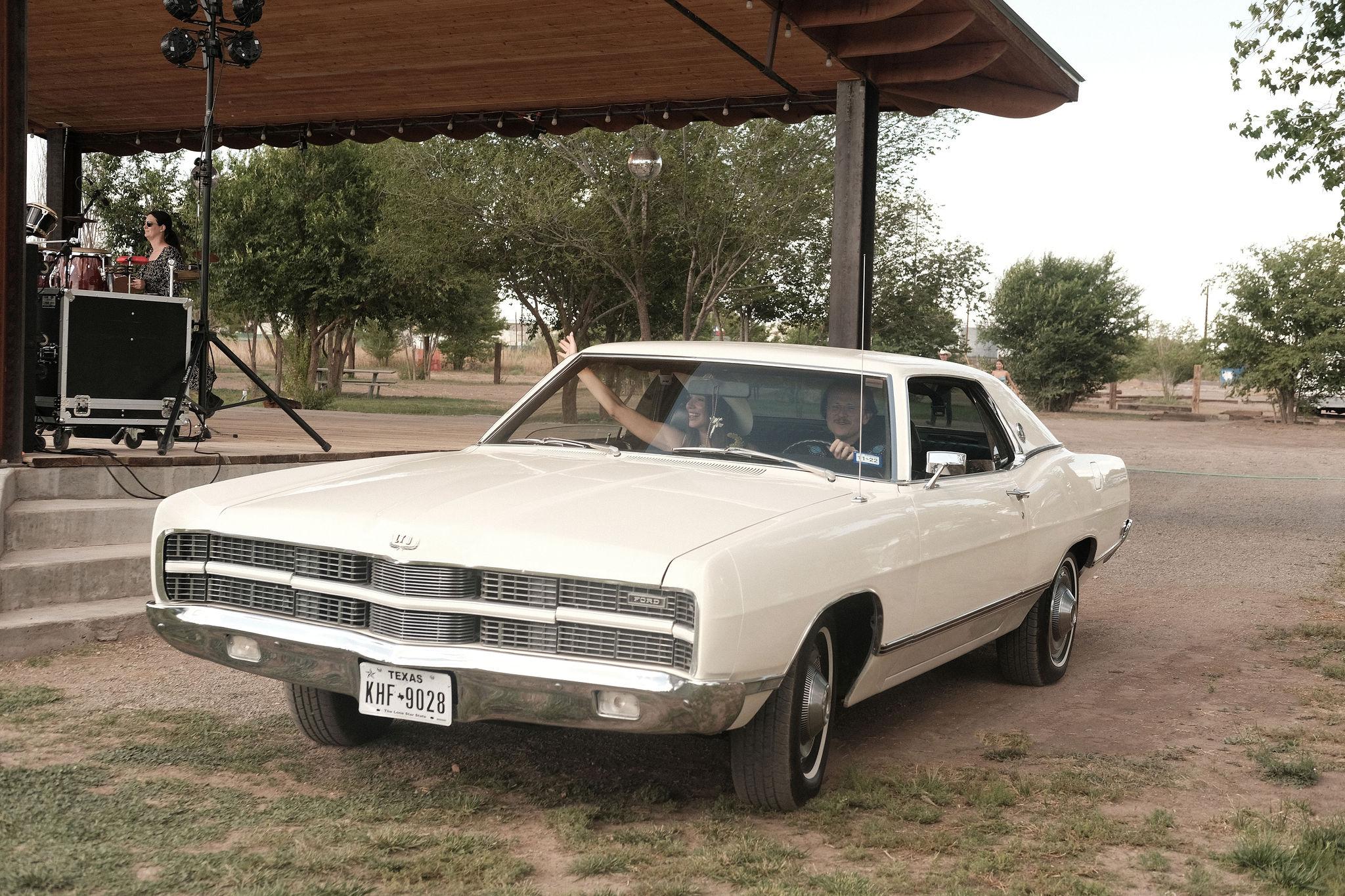 A Non-Traditional Vow Swap in Marfa 6
