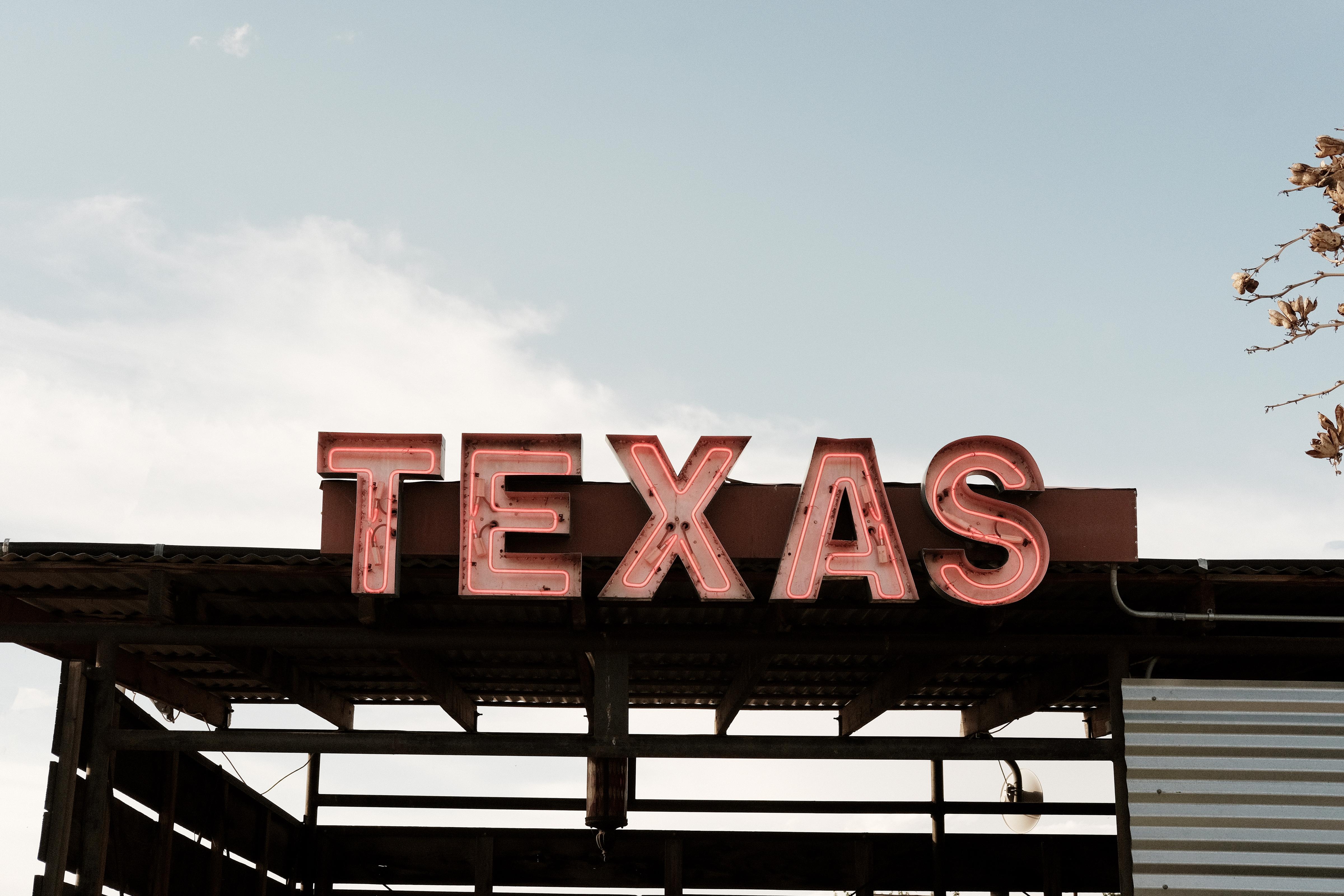 A Non-Traditional Summer Wedding in Marfa 12