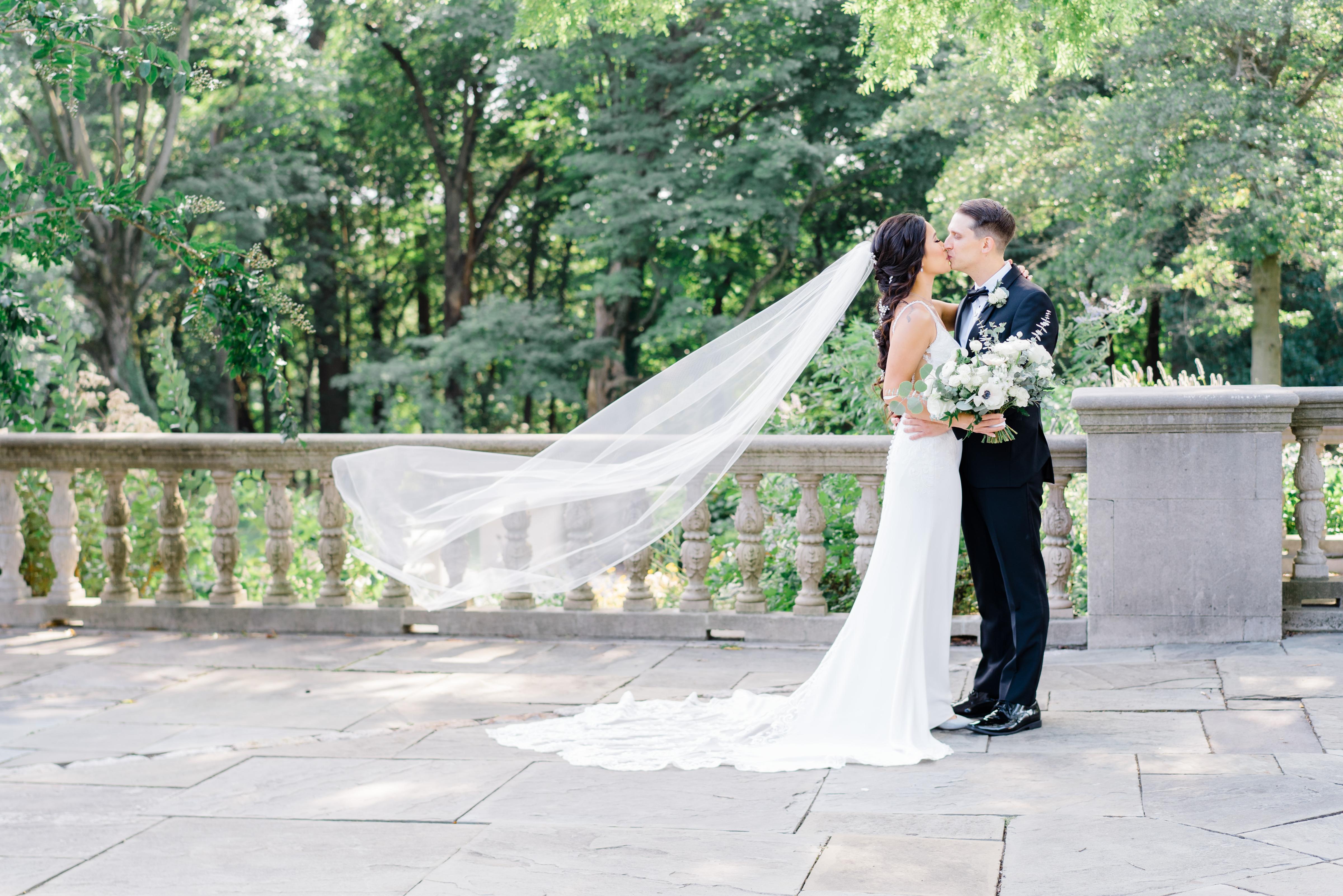 A Romantic Summer Wedding at Curtis Arboretum 26