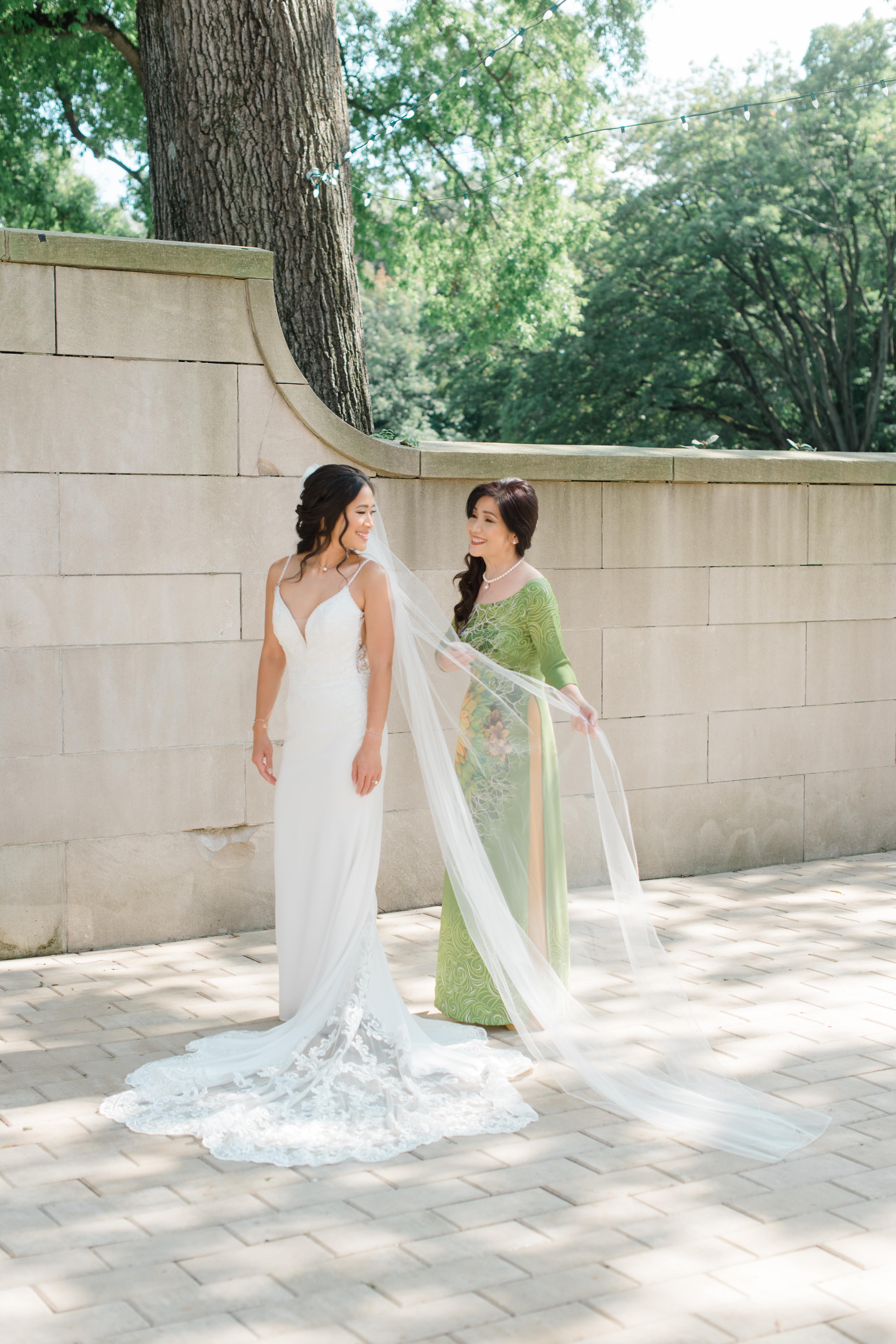 A Romantic Summer Wedding at Curtis Arboretum