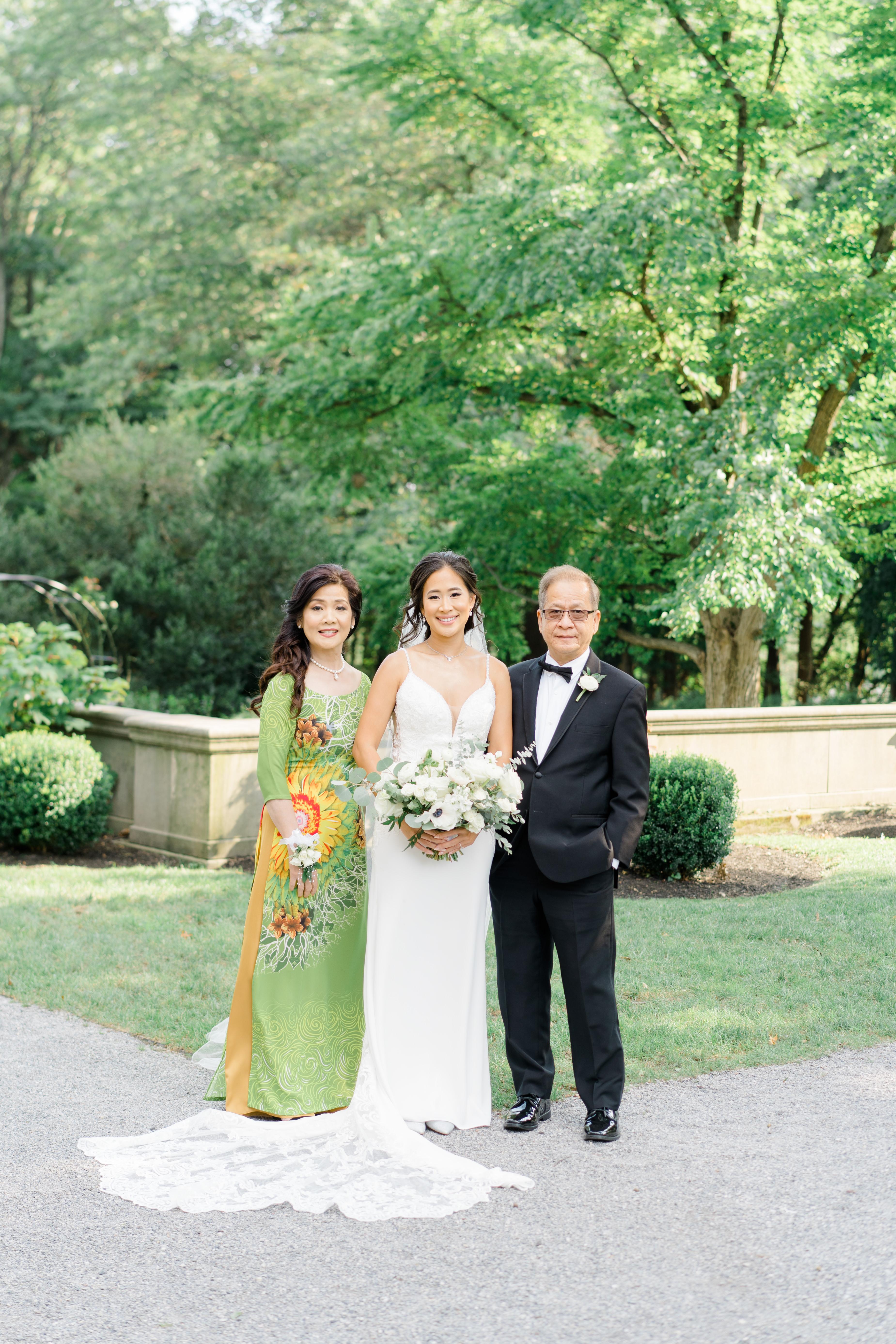 A Romantic Summer Wedding at Curtis Arboretum 41