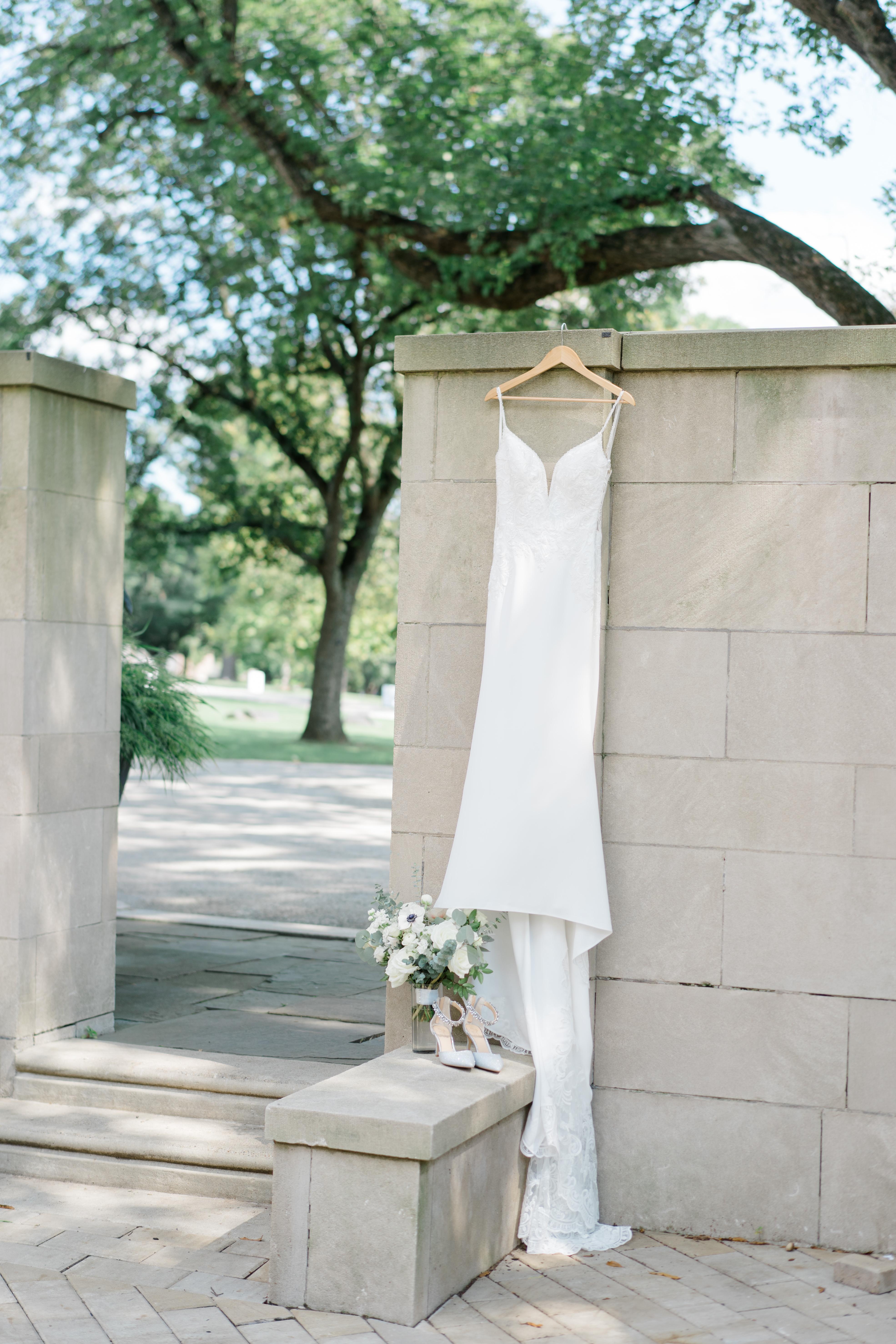 A Romantic Summer Wedding at Curtis Arboretum 52