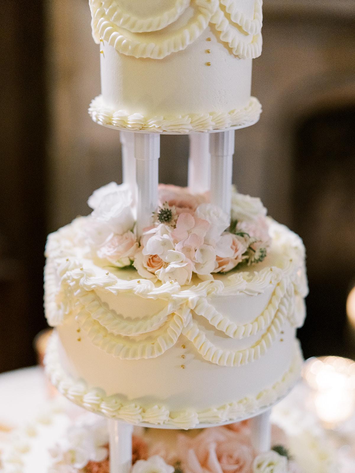 A Glamorous Summer Wedding at NYIT de Seversky Mansion 24