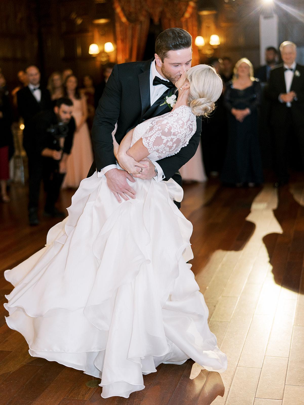 A Glamorous Summer Wedding at NYIT de Seversky Mansion 25