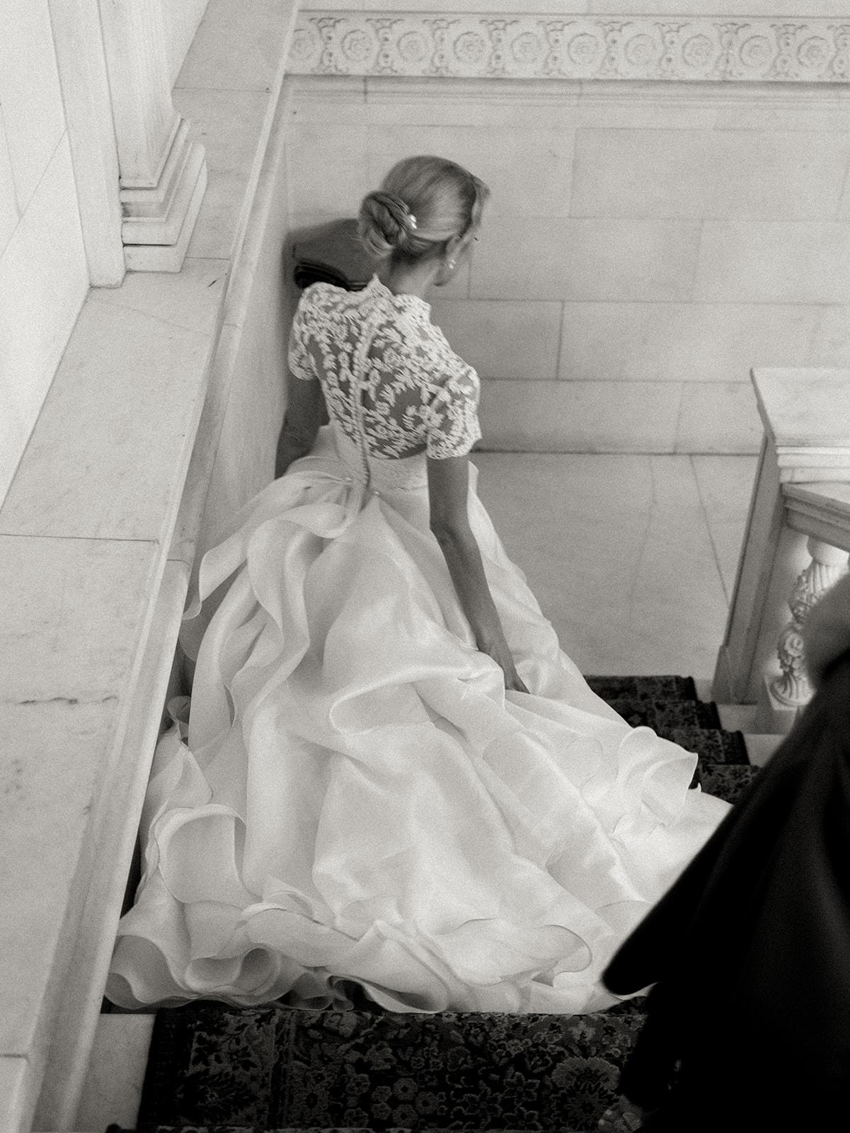 A Glamorous Summer Wedding at NYIT de Seversky Mansion 31