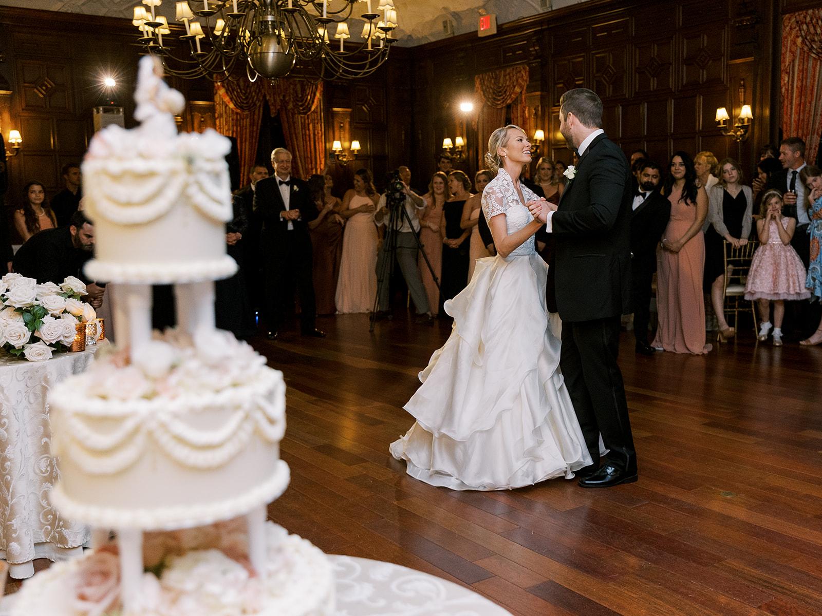 A Glamorous Summer Wedding at NYIT de Seversky Mansion 47