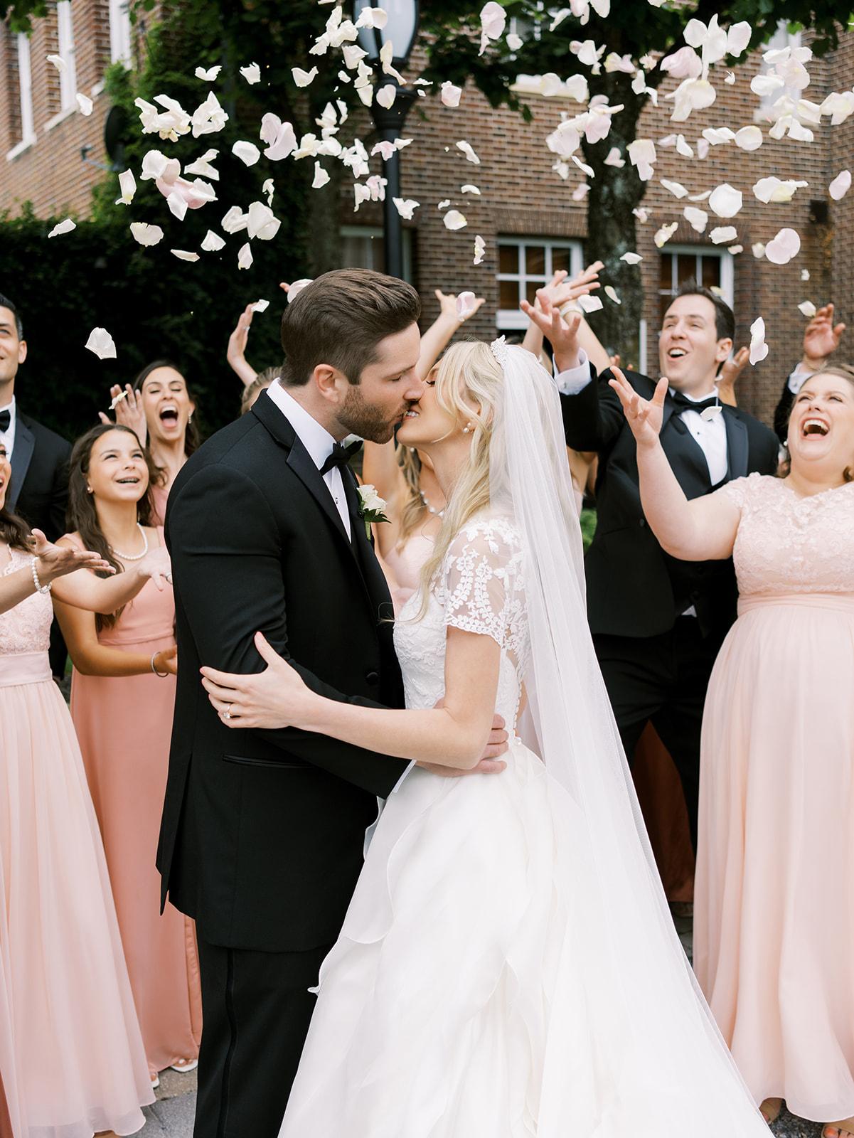 A Glamorous Summer Wedding at NYIT de Seversky Mansion 35