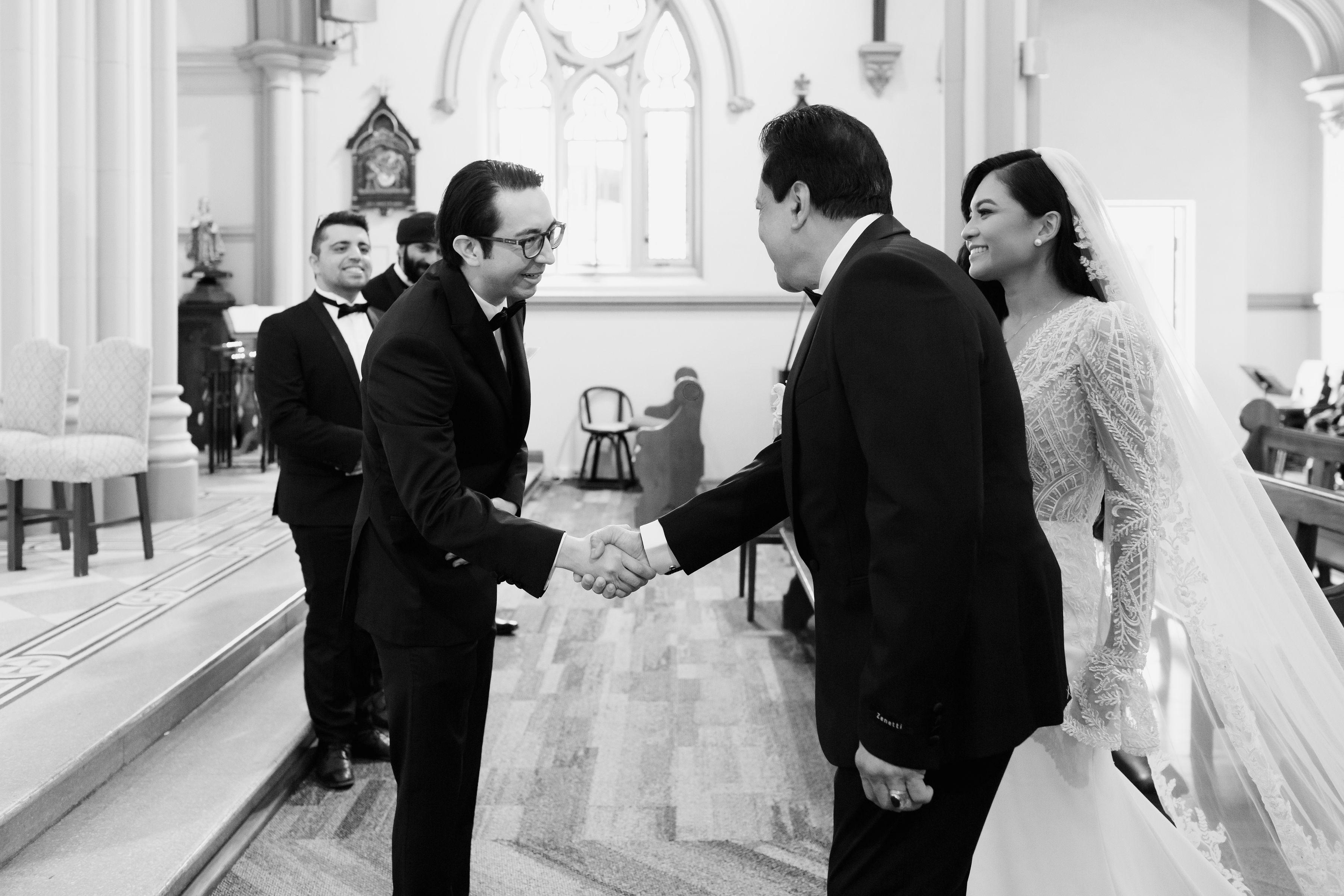 A Classic Winter Wedding at Doubletree Waterfront photo 4