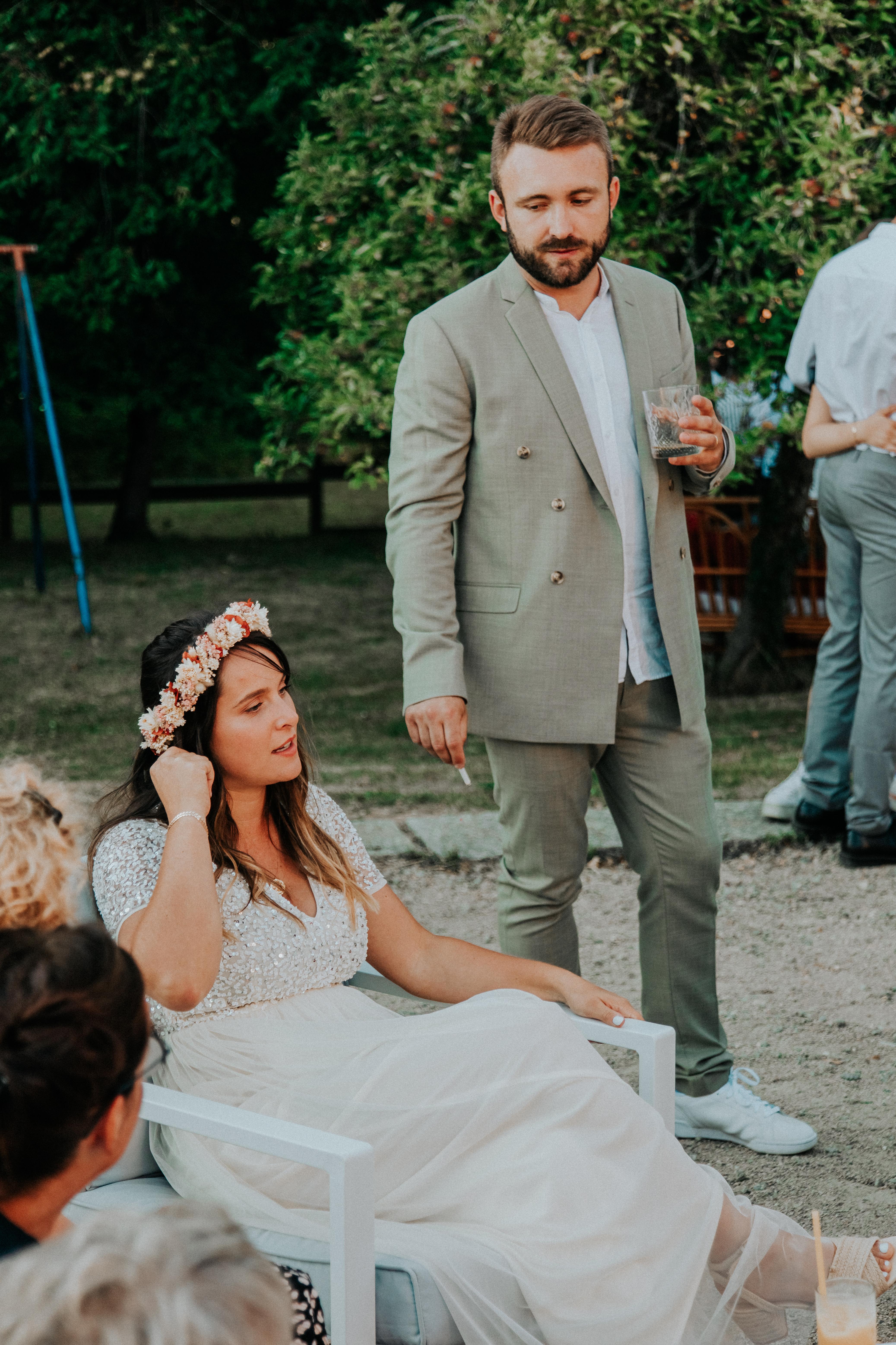 A Non-Traditional Wedding at Domaine de la Chapronnaie 78