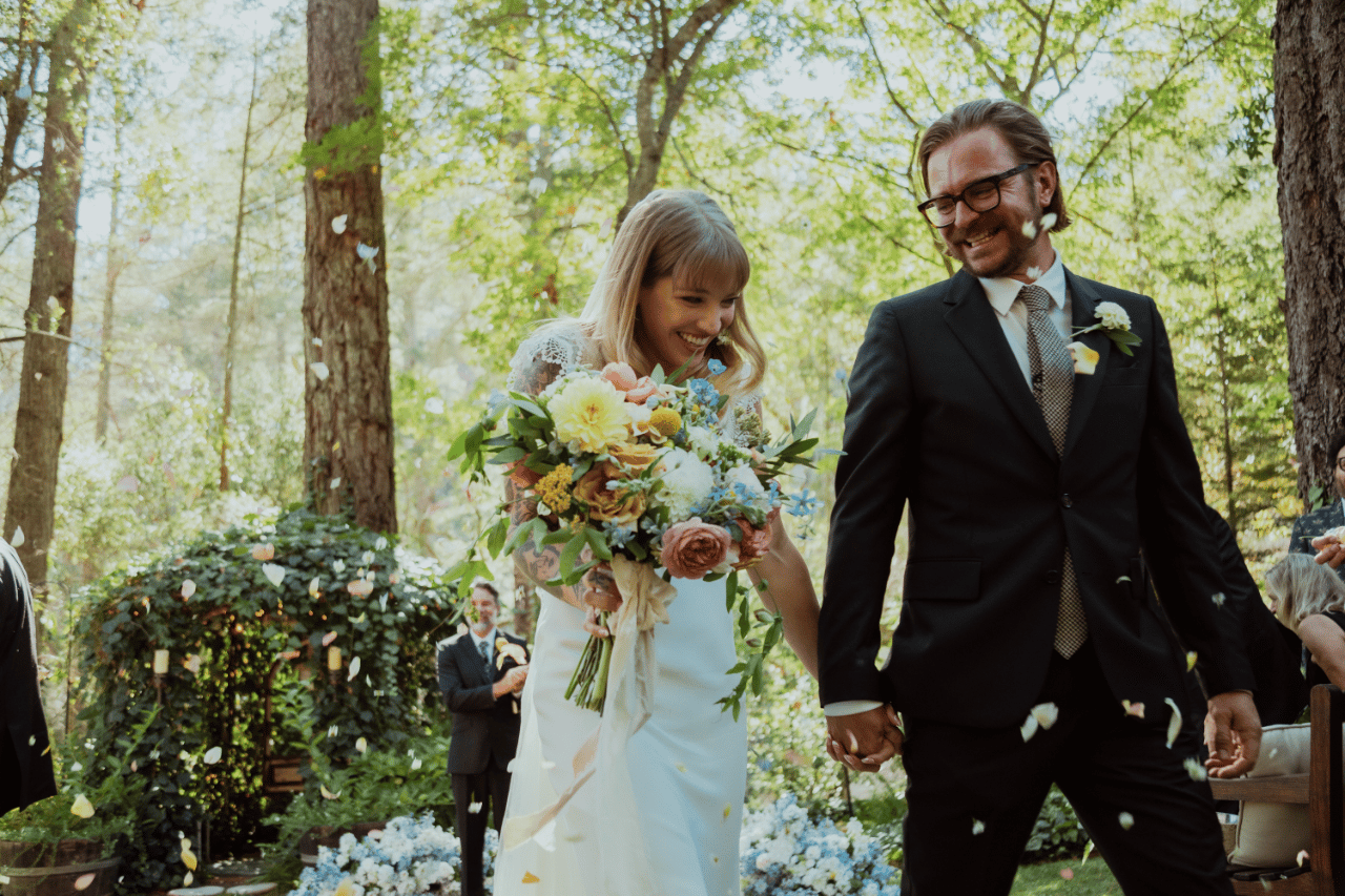 A Romantic Summer Wedding at Pythian Cottage