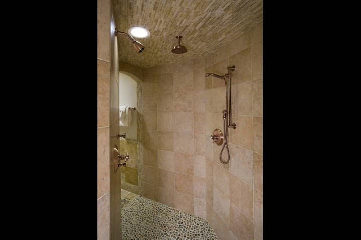 Della Terra Mountain Chateau portfolio 1