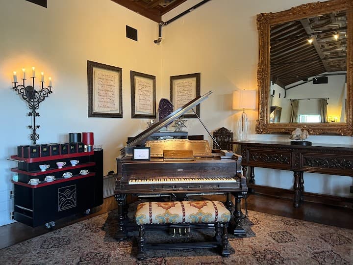 Wrigley Mansion & Geordie's portfolio 3