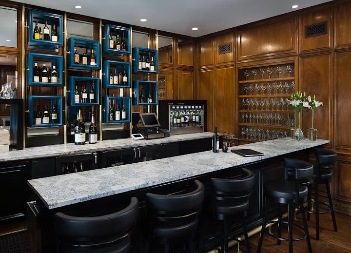 Wrigley Mansion & Geordie's
