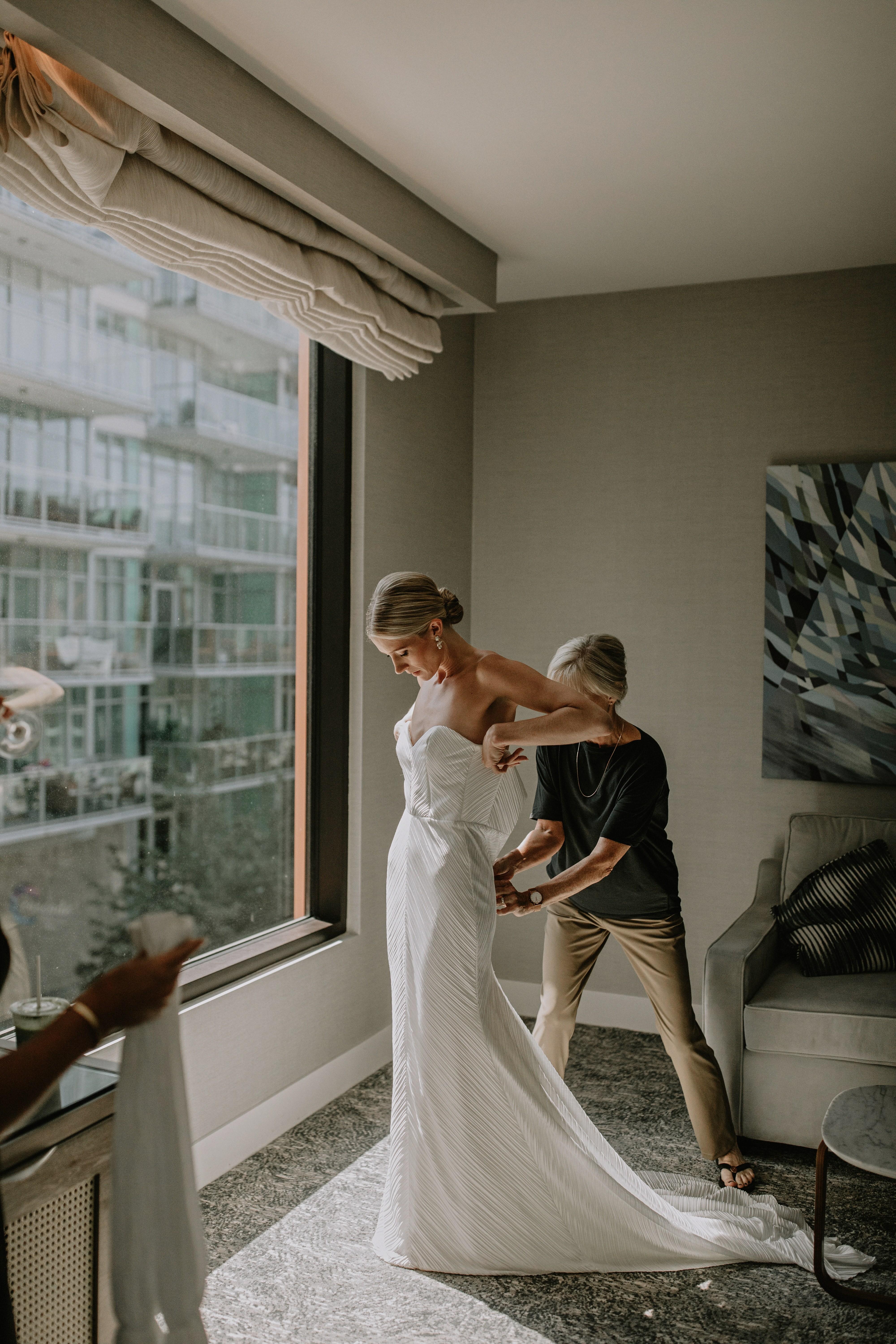 A Romantic Summer Wedding at The Wallace 33