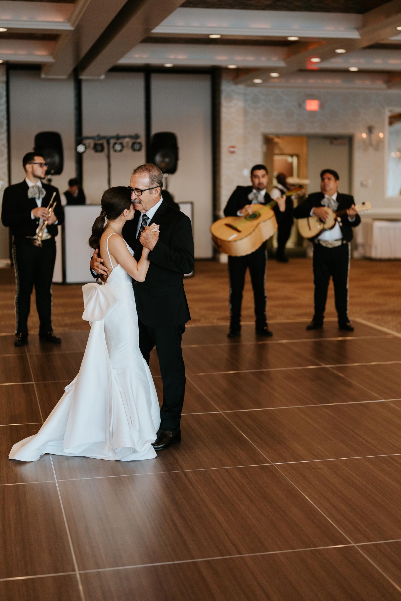 A Classic Summer Wedding at Venezia Restaurant Boston photo 4