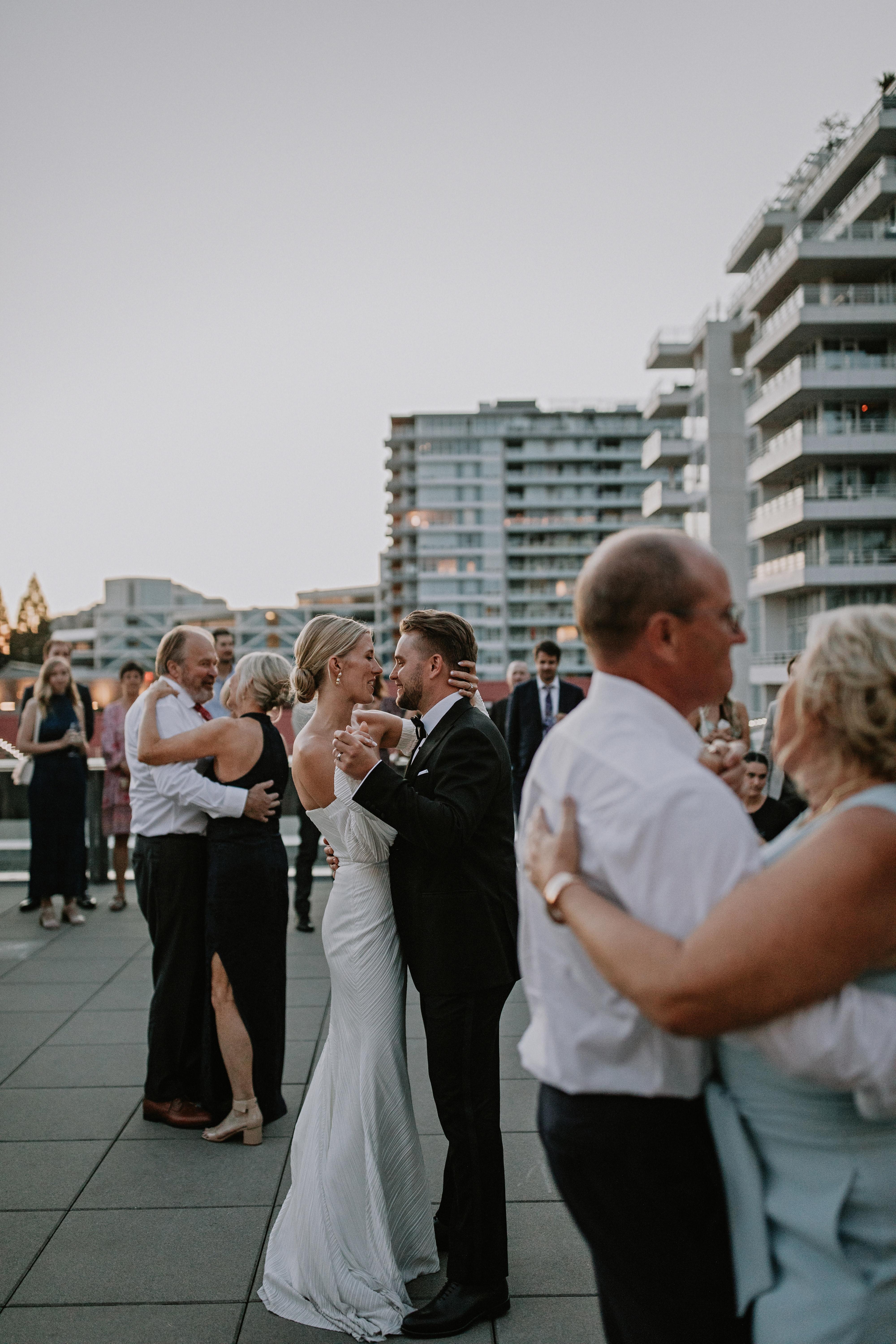 A Romantic Summer Wedding at The Wallace 40