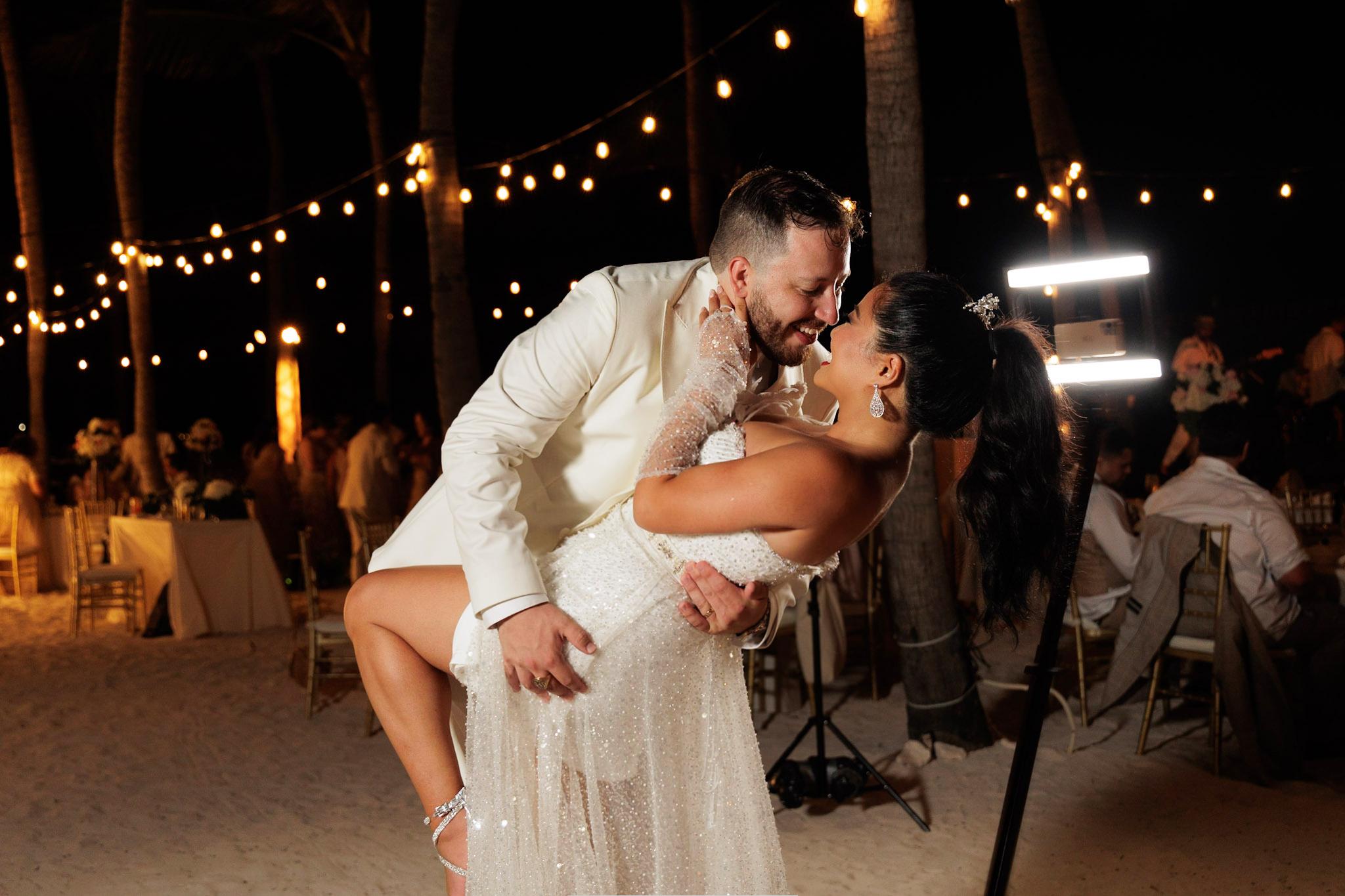 A Glamorous Summer Wedding at Renaissance Island 31