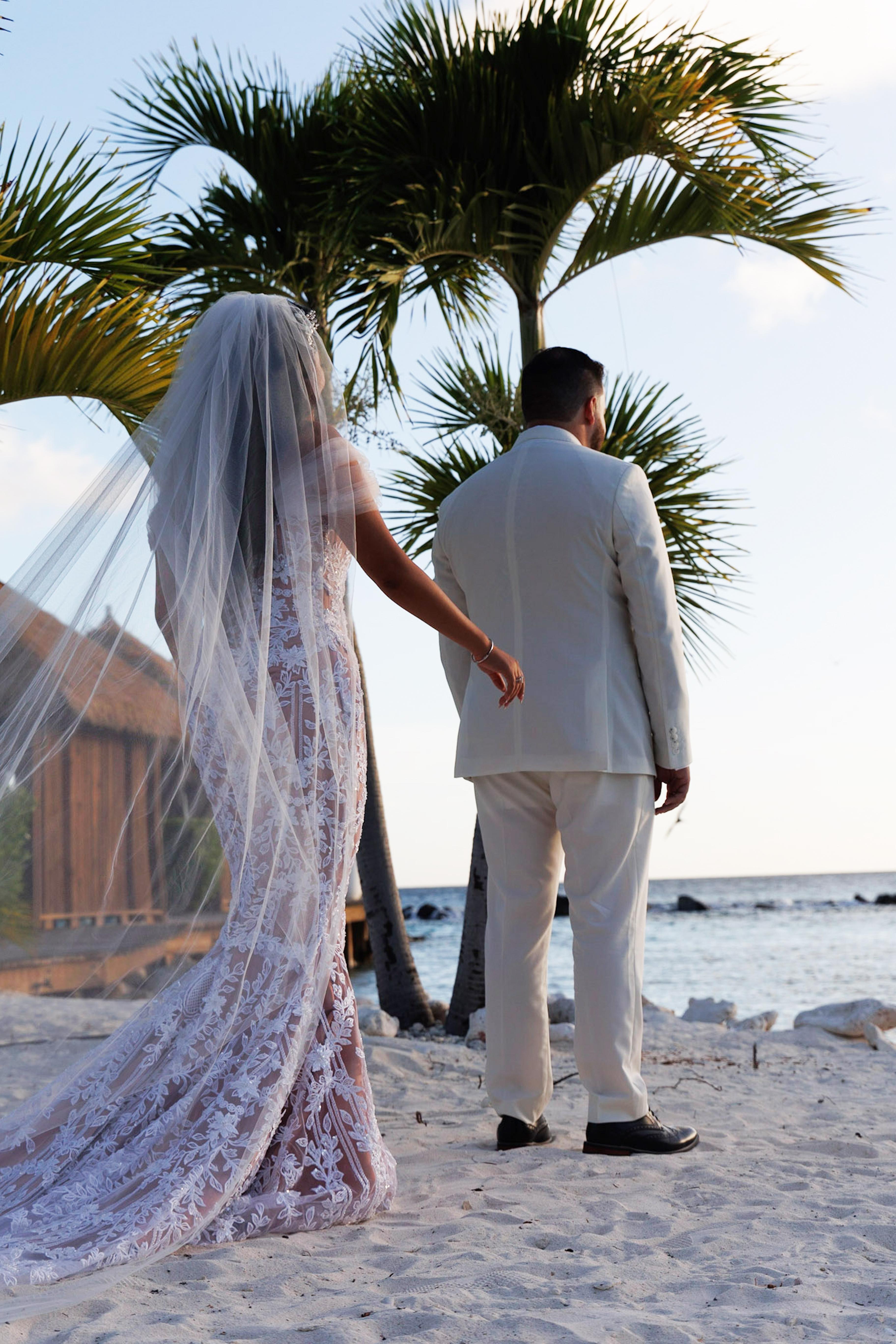 A Glamorous Summer Wedding at Renaissance Island 88