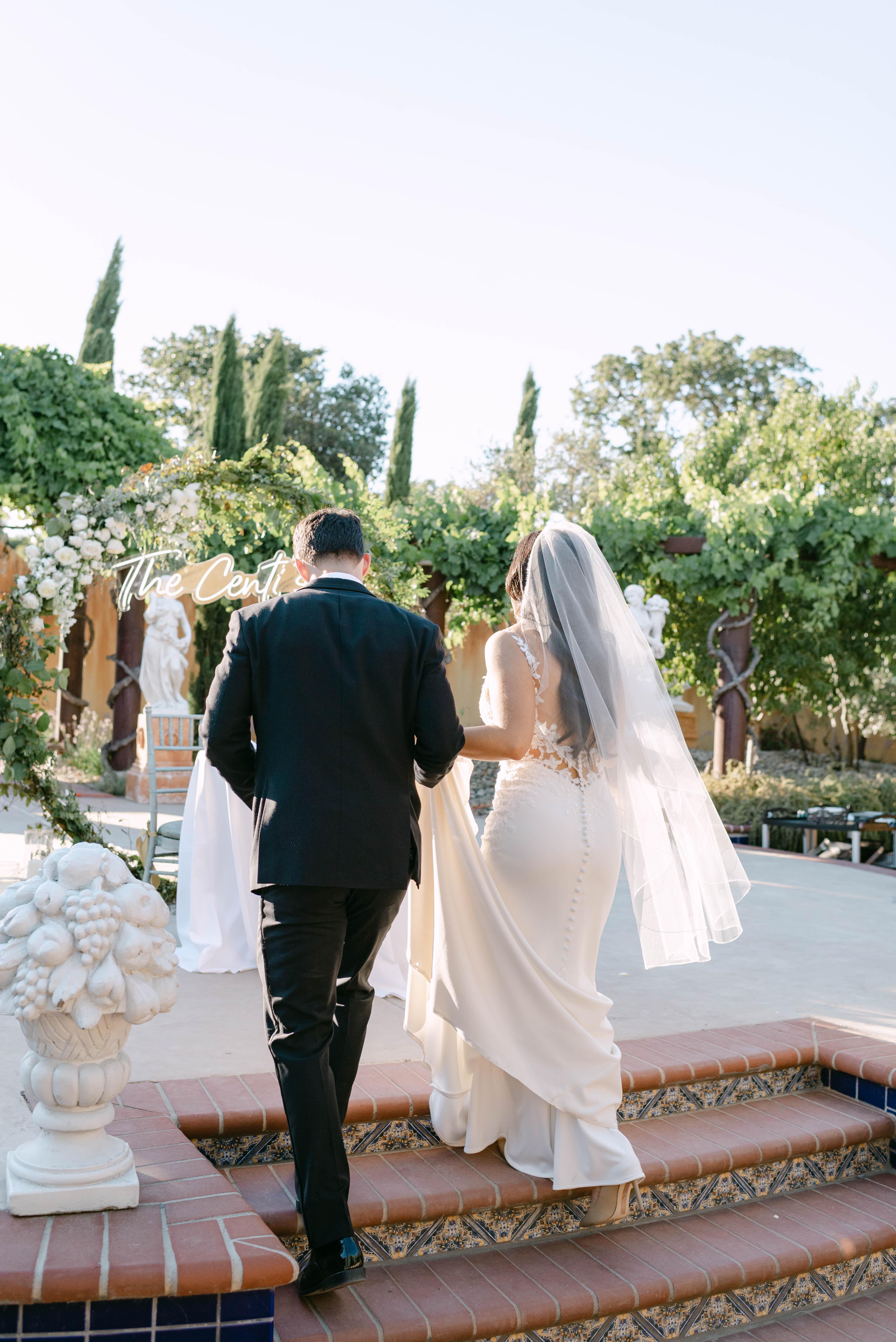 A Romantic Summer Wedding at St. Jorge Winery 24