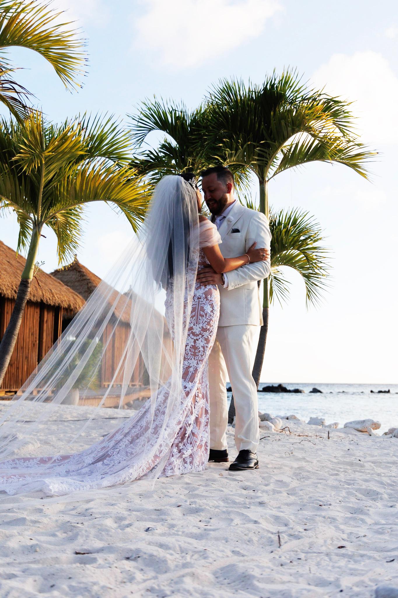 A Glamorous Summer Wedding at Renaissance Island photo 2