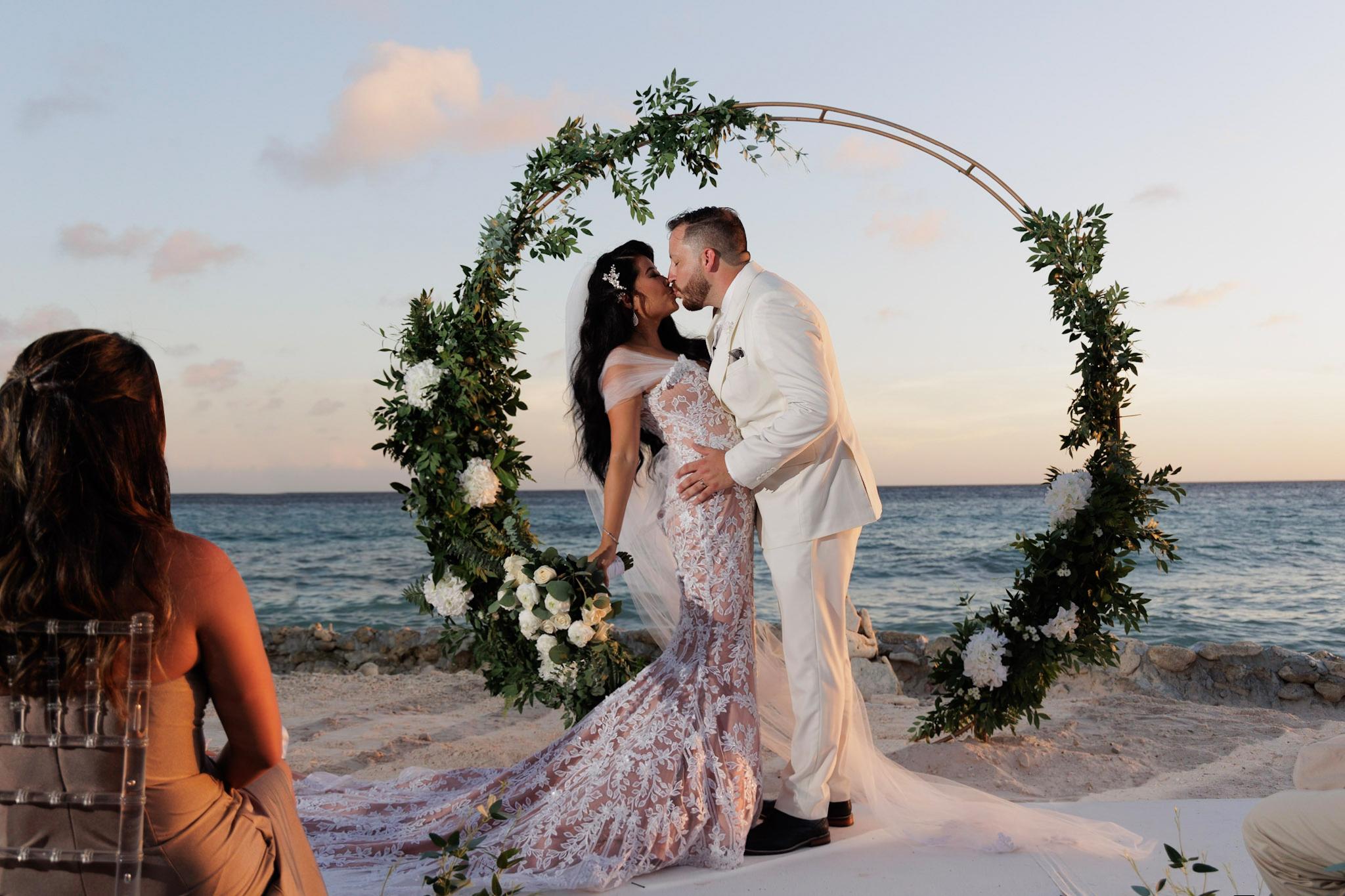 A Glamorous Summer Wedding at Renaissance Island 42