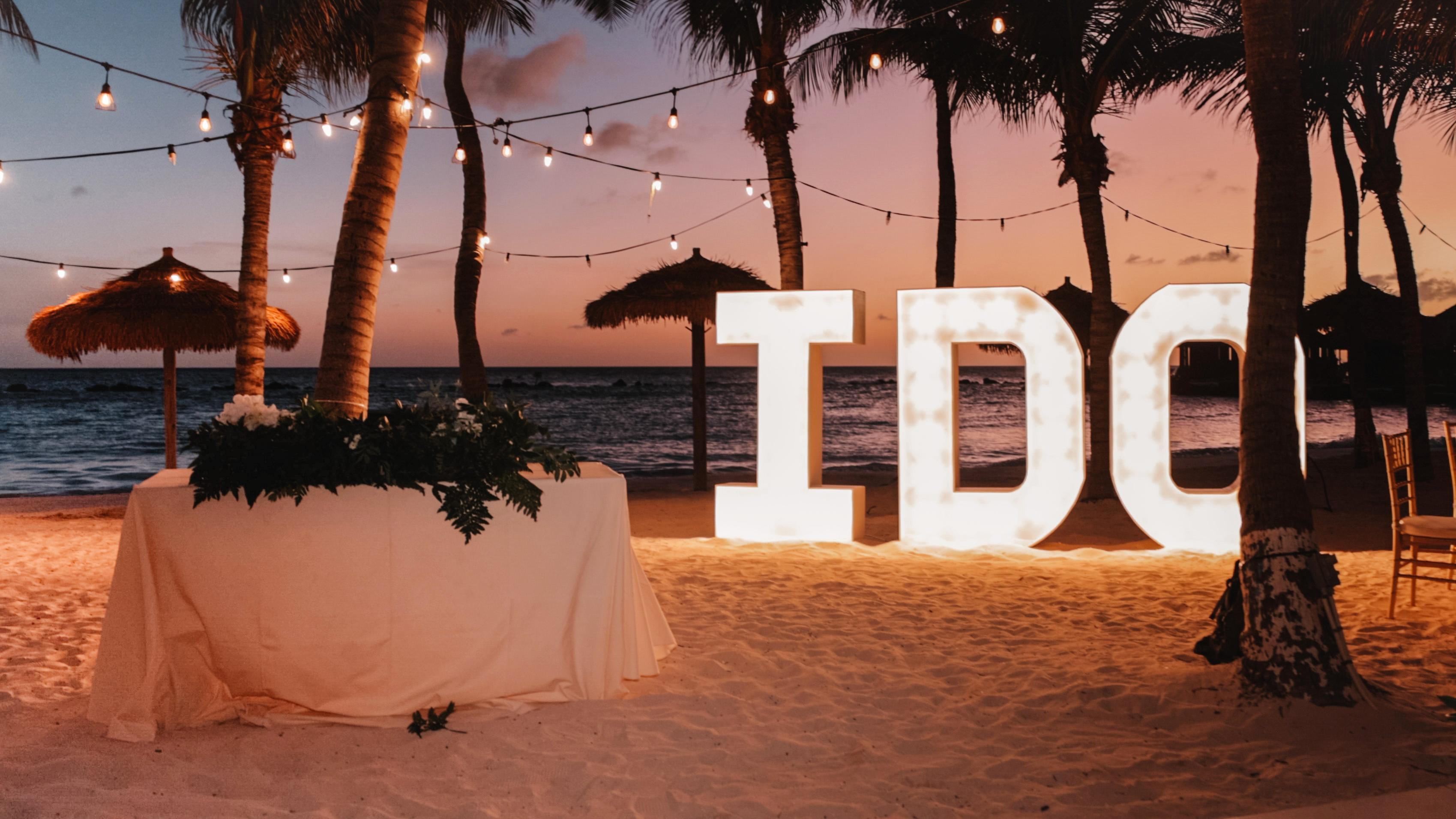A Glamorous Summer Wedding at Renaissance Island photo 5