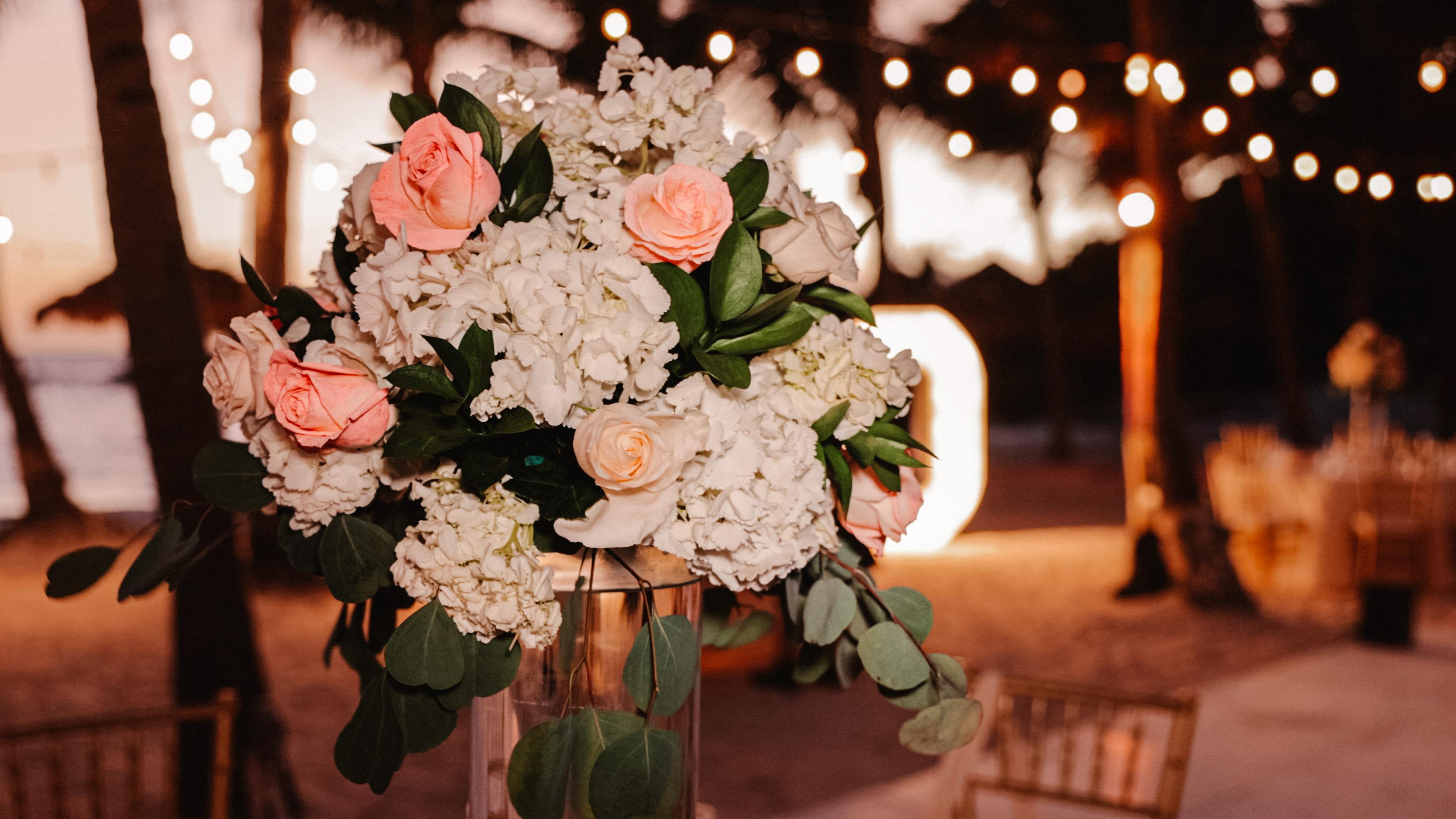 A Glamorous Summer Wedding at Renaissance Island 71