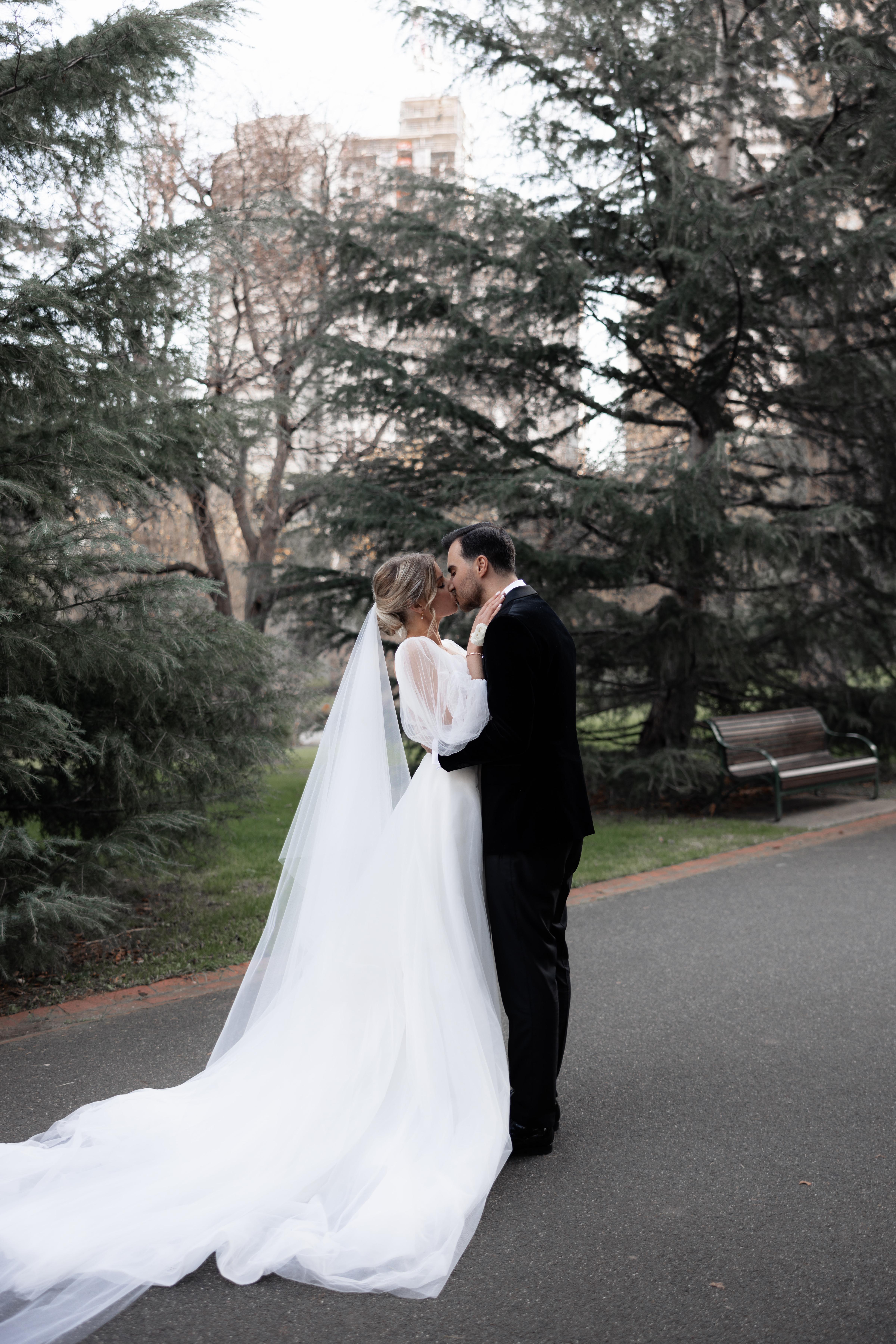A Glamorous Summer Wedding at Half Acre 51