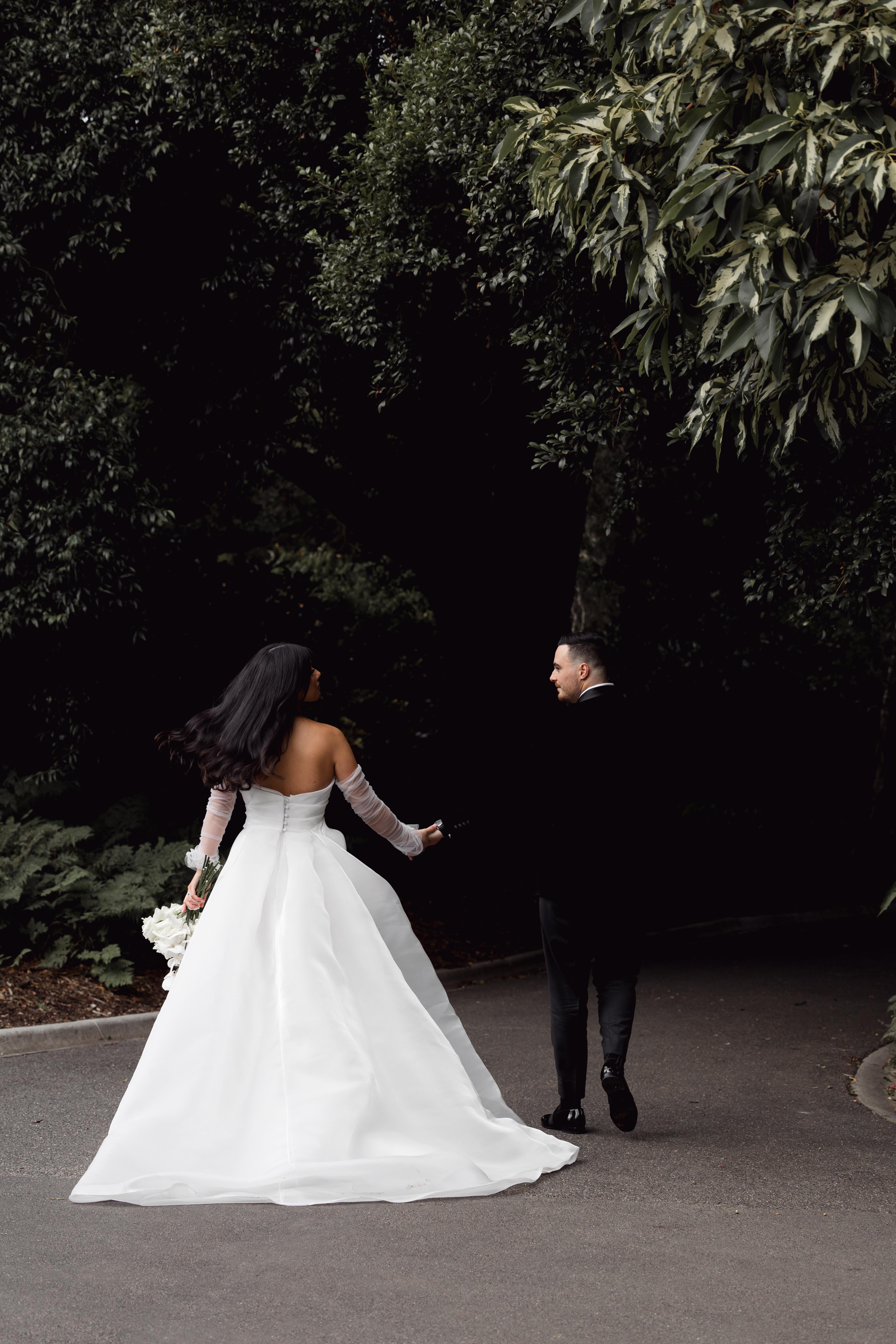 A Glamorous Summer Wedding at Bramleigh Estate photo 2