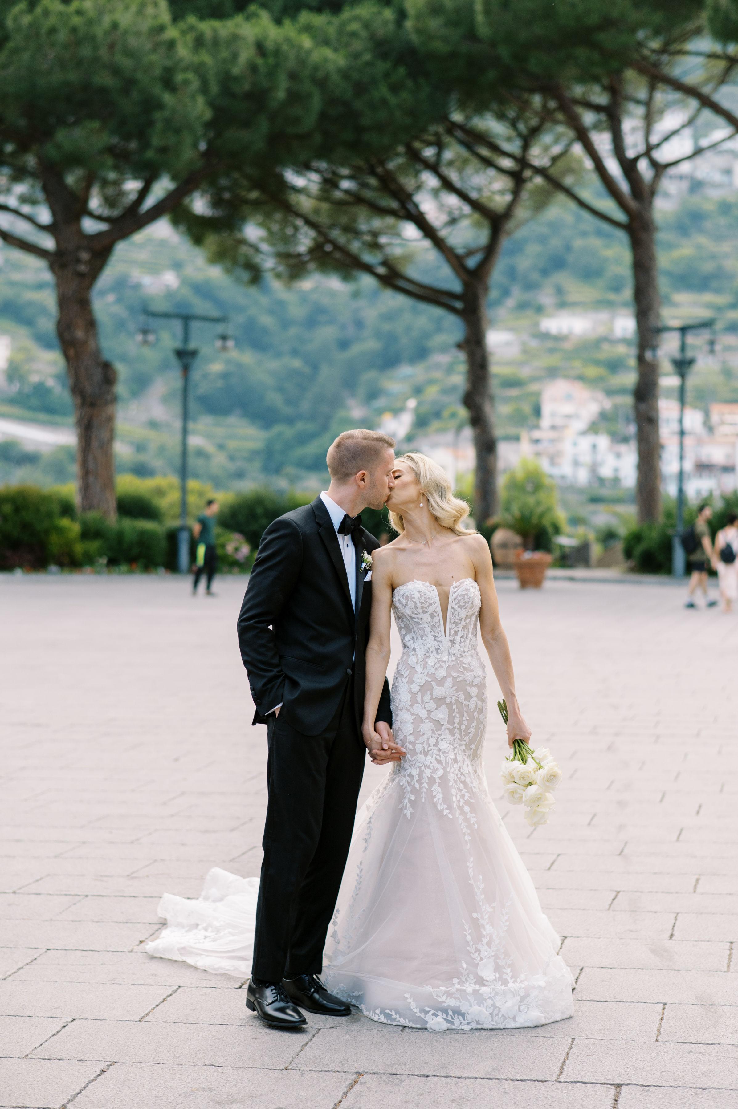 A Romantic Summer Wedding at Villa Eva 24